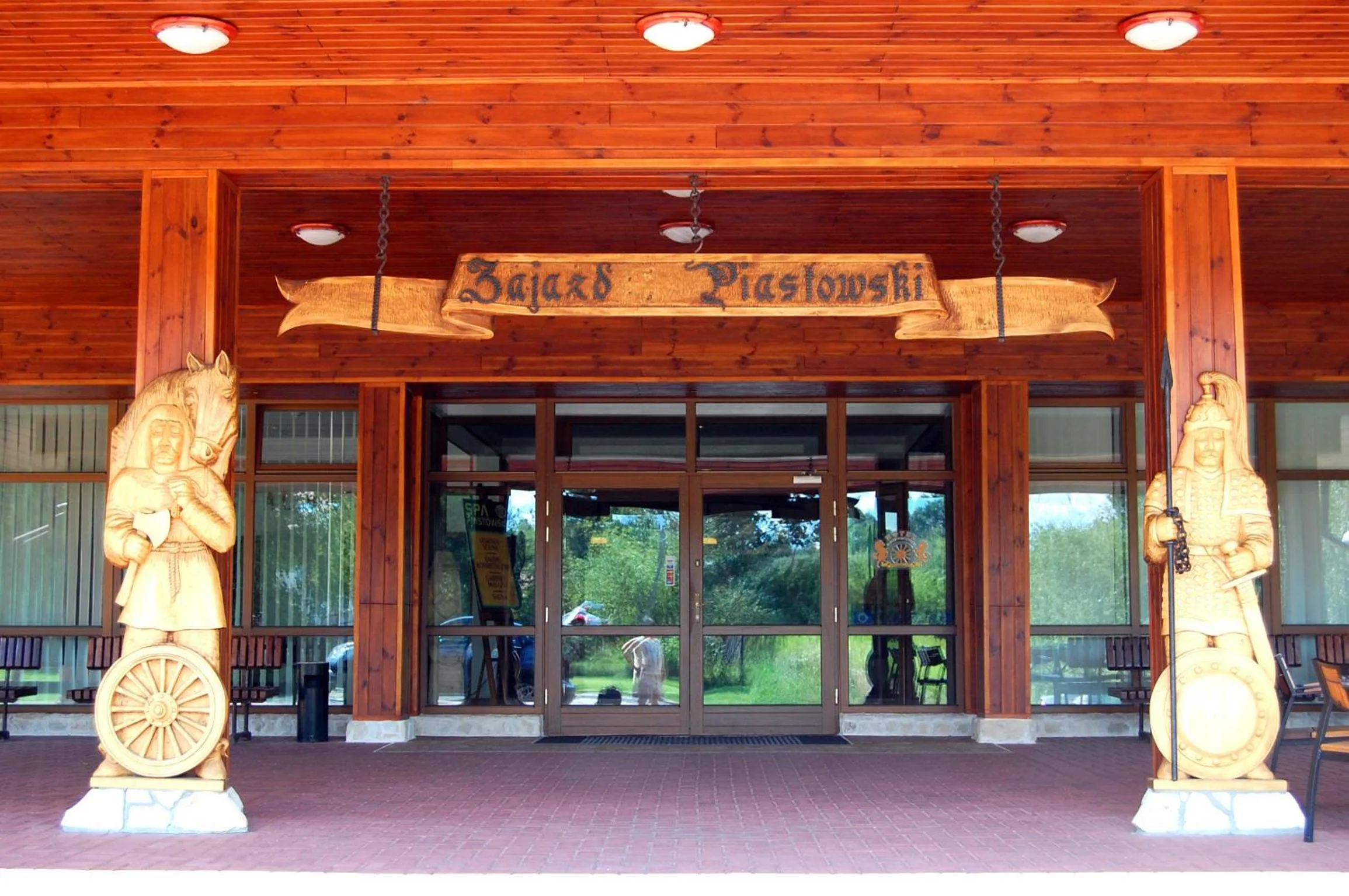 Facade/entrance in Hotel Zajazd Piastowski