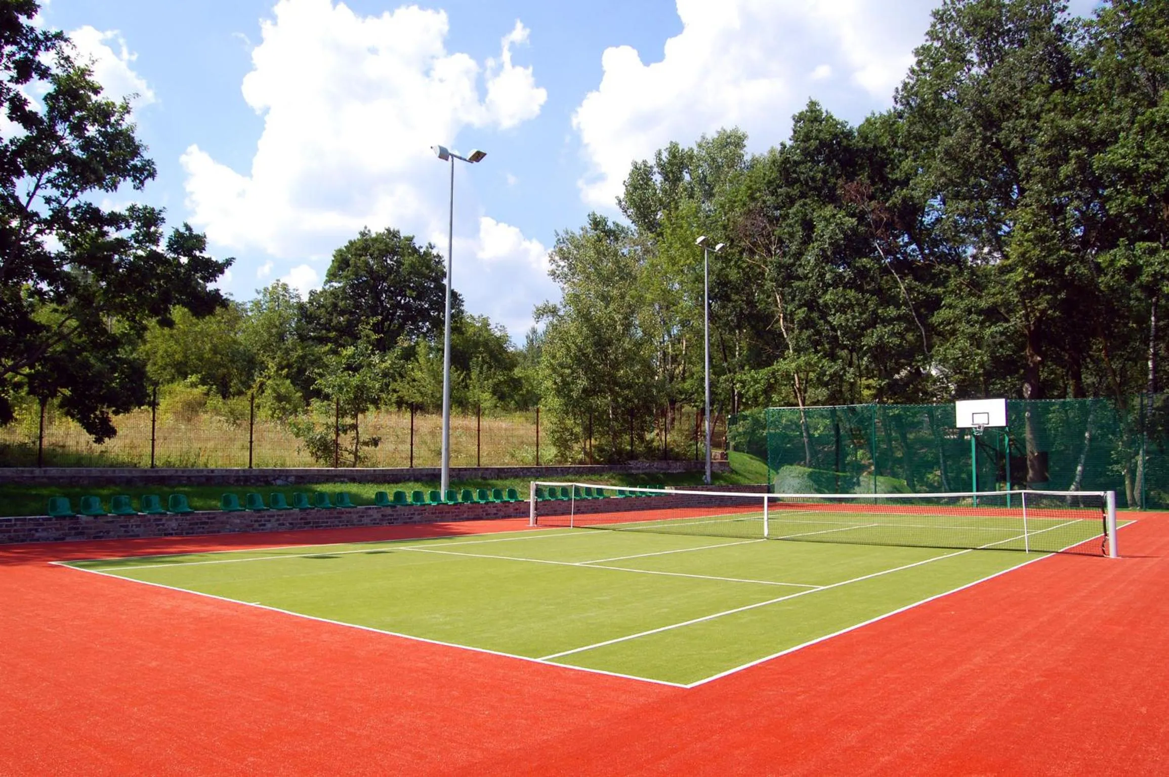 Tennis court in Hotel Zajazd Piastowski
