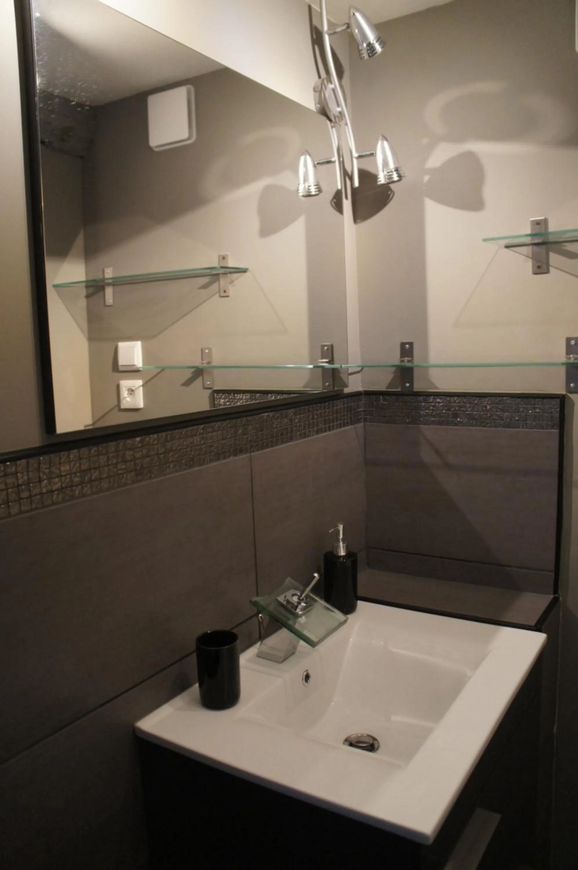 Bathroom in Au detour de Gournay