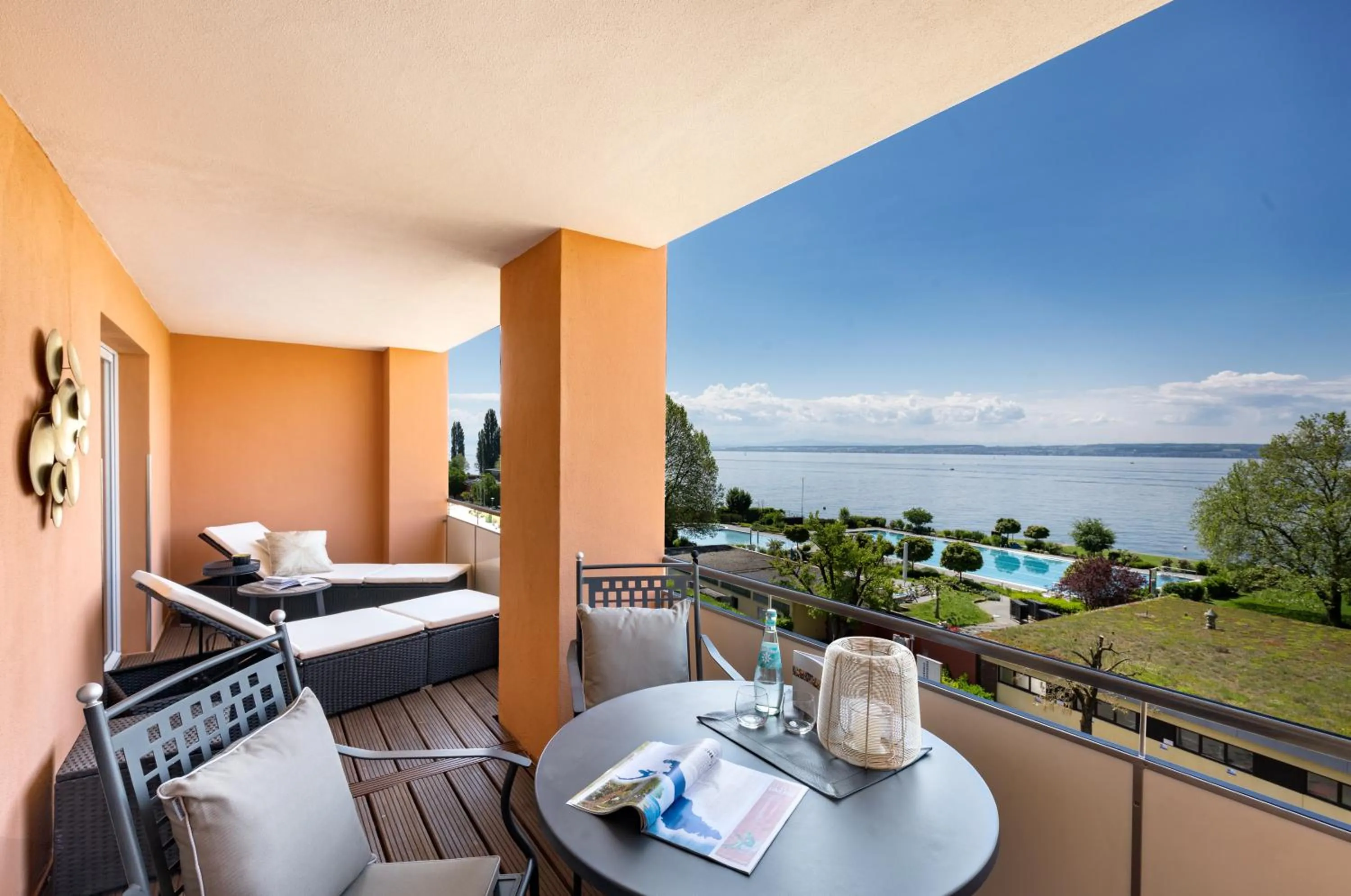 Balcony/Terrace, Bed in Romantik Hotel Residenz am See