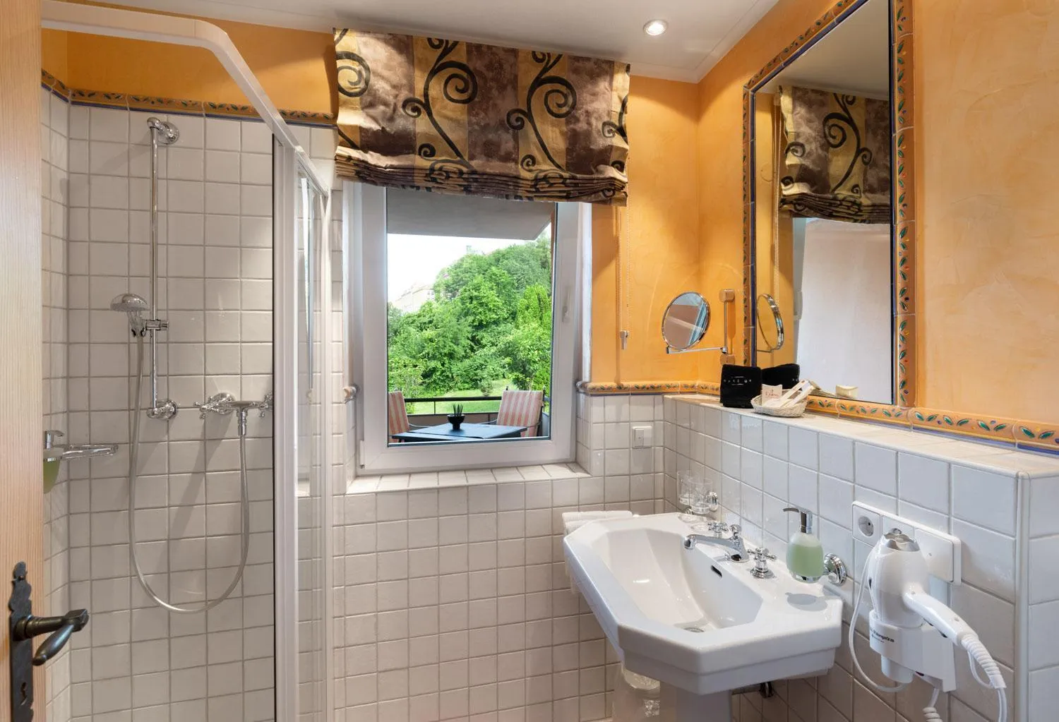 Bathroom in Romantik Hotel Residenz am See