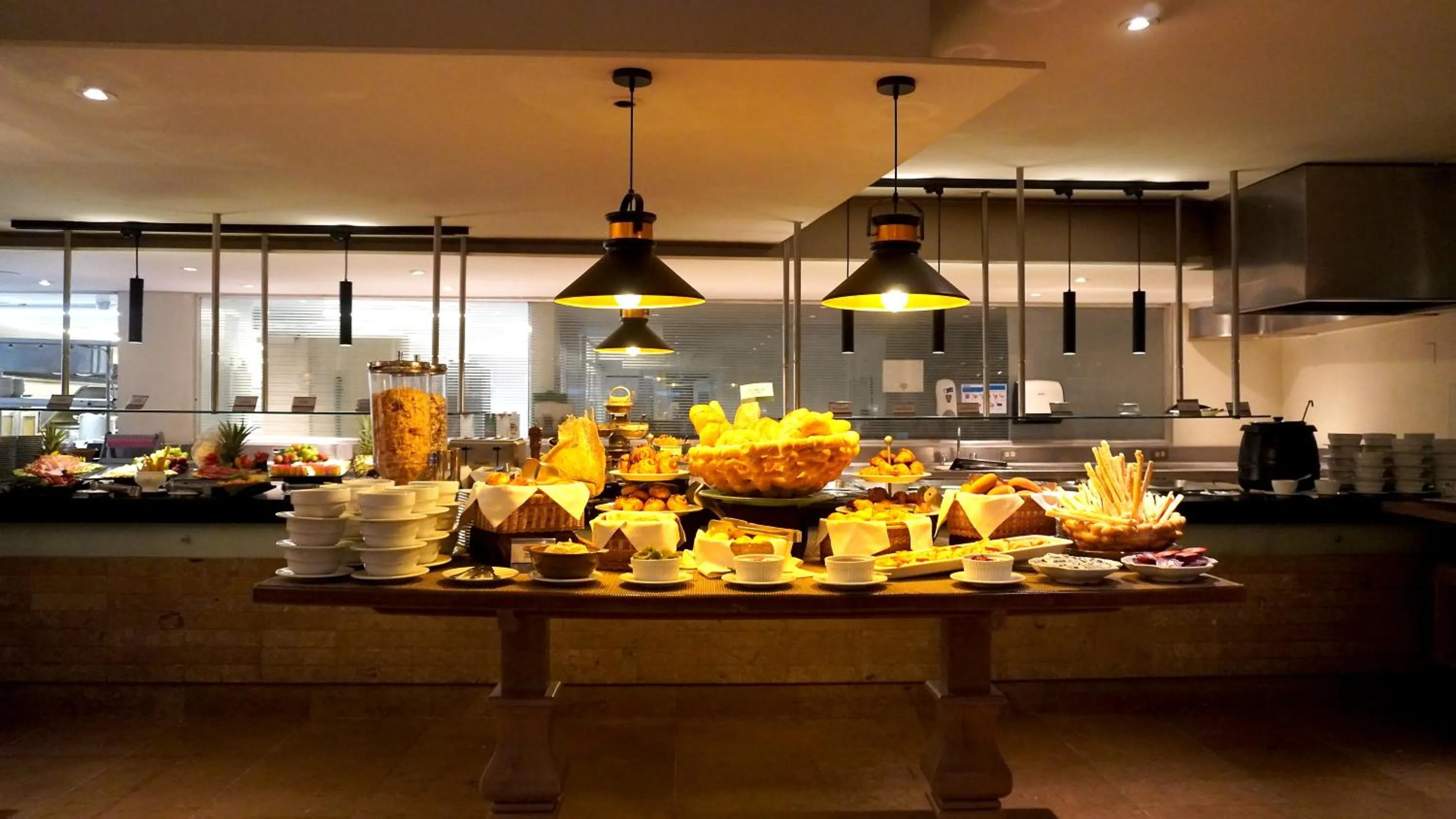 Restaurant/places to eat in Bogota Plaza Hotel