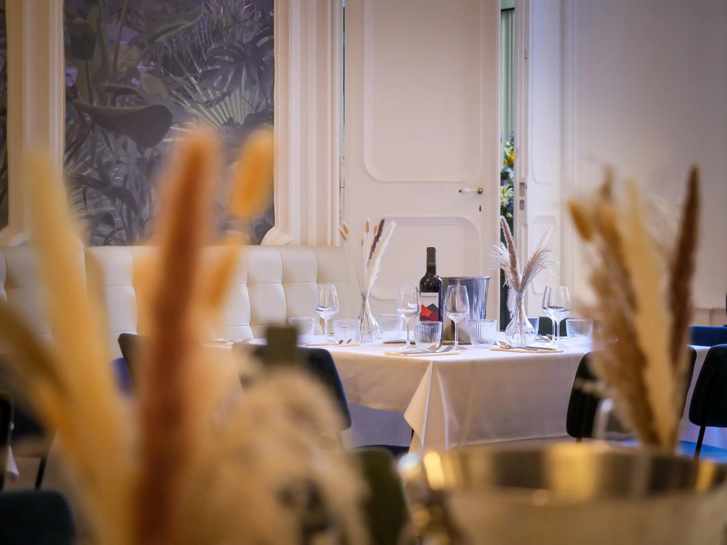 Restaurant/places to eat in Hôtel Maison Montgrand - Vieux Port