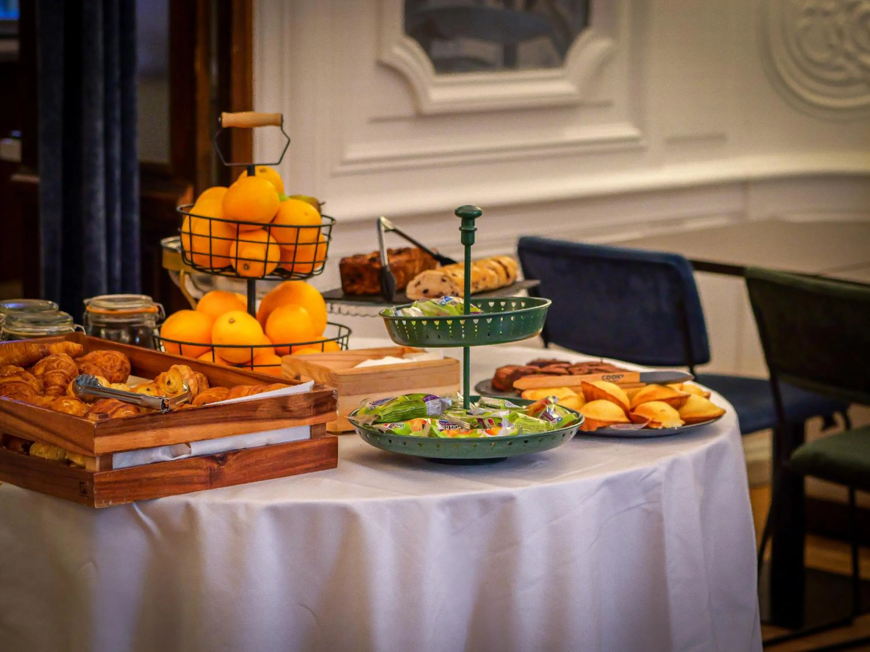 Food and drinks in Hôtel Maison Montgrand - Vieux Port