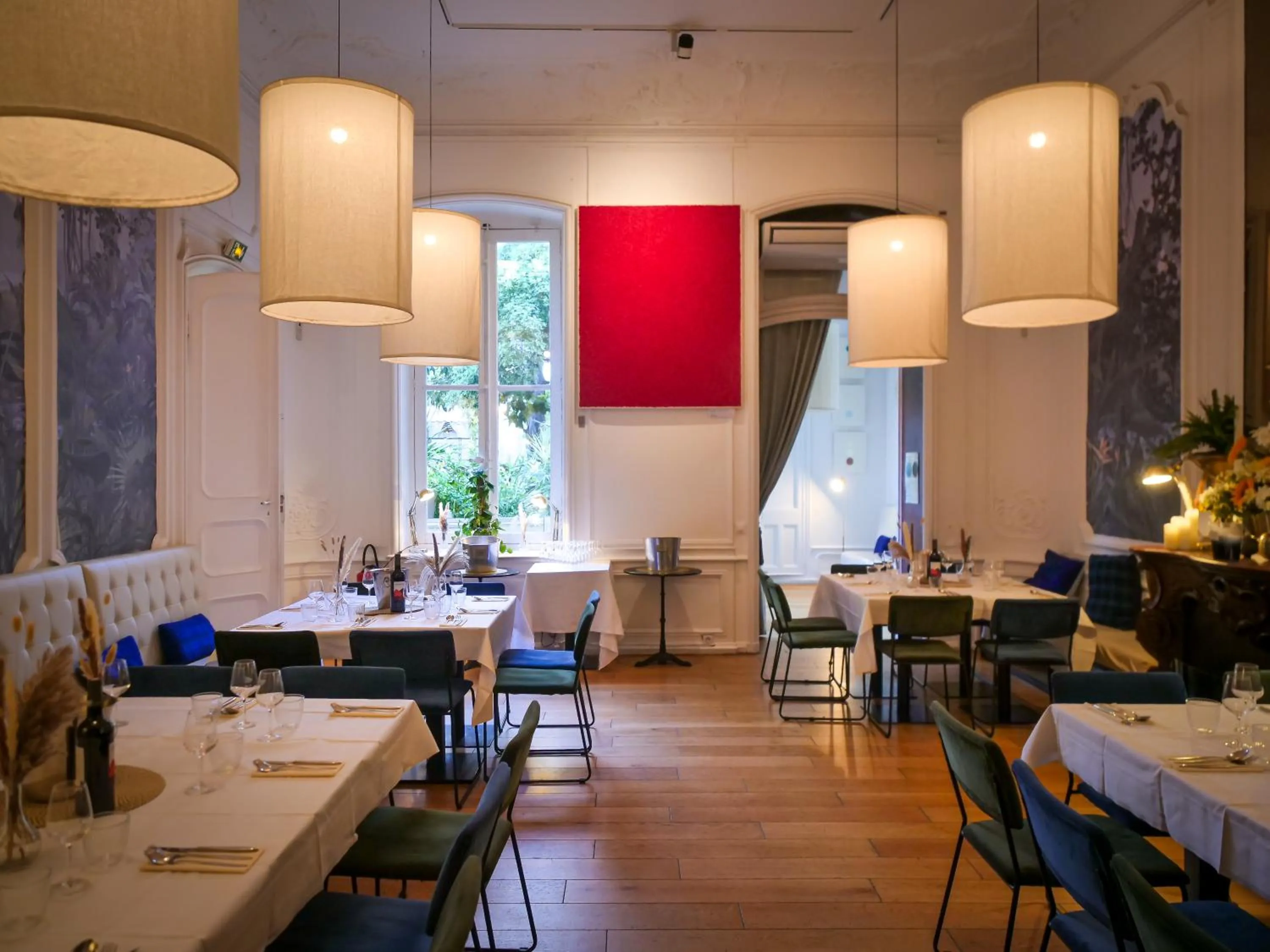 Restaurant/places to eat in Hôtel Maison Montgrand - Vieux Port