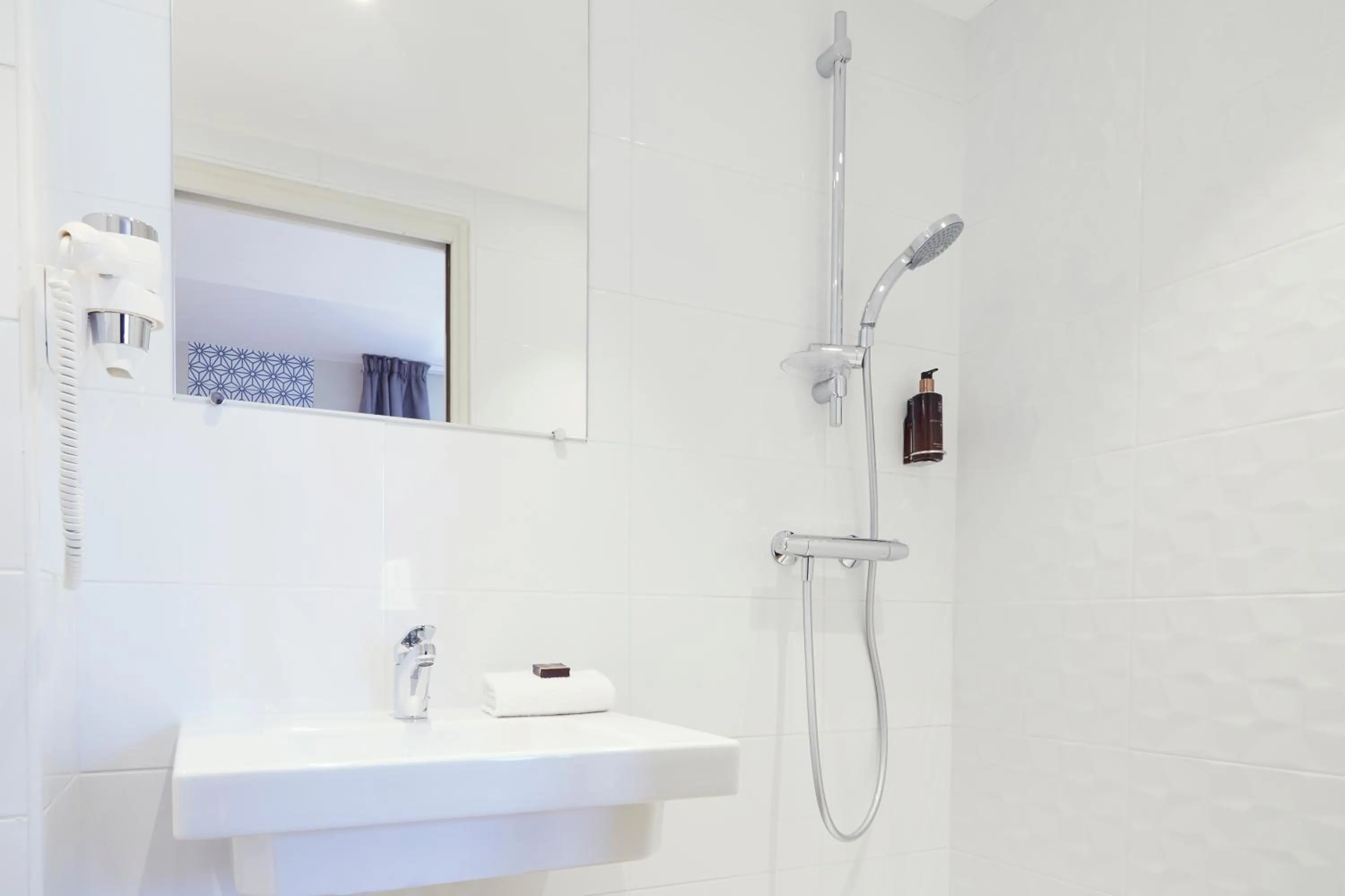 Shower in Hôtel Maison Montgrand - Vieux Port