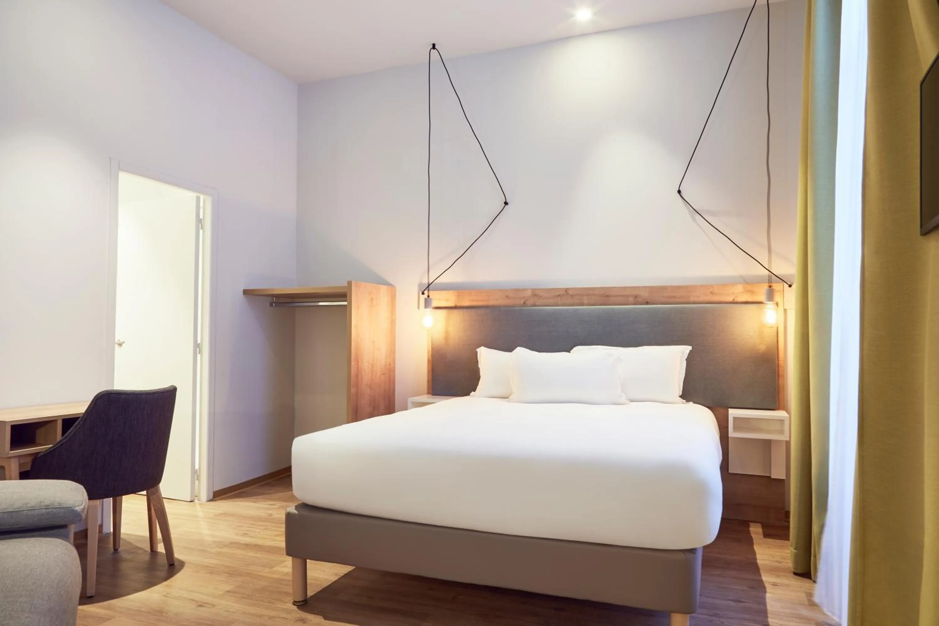 Bed in Hôtel Maison Montgrand - Vieux Port