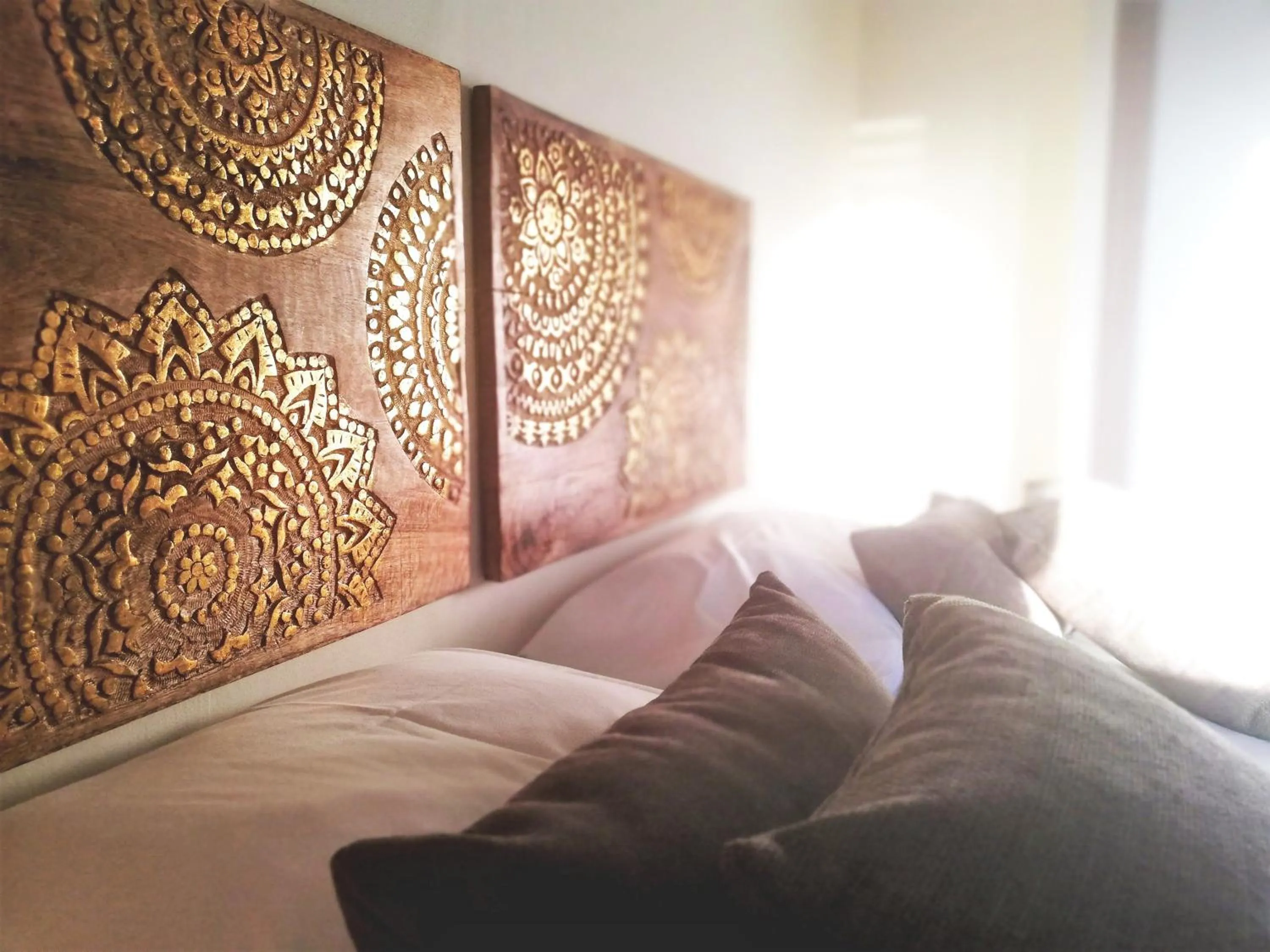 Decorative detail, Bed in Logis Hotel Restaurant l'Orée Des Bois