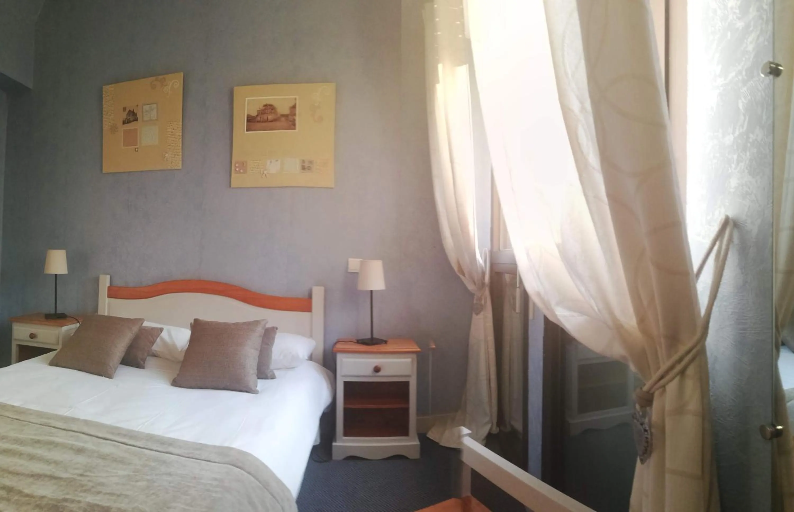 Photo of the whole room, Bed in Logis Hotel Restaurant l'Orée Des Bois