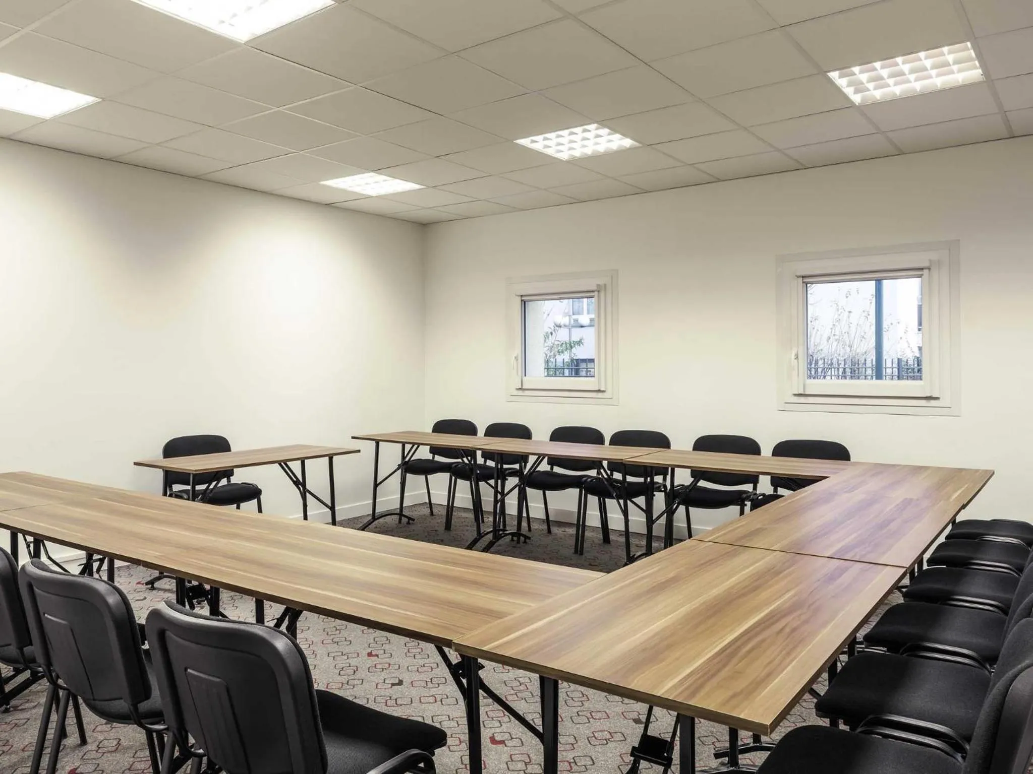 Meeting/conference room in ibis Epinay sur Seine - Gennevilliers