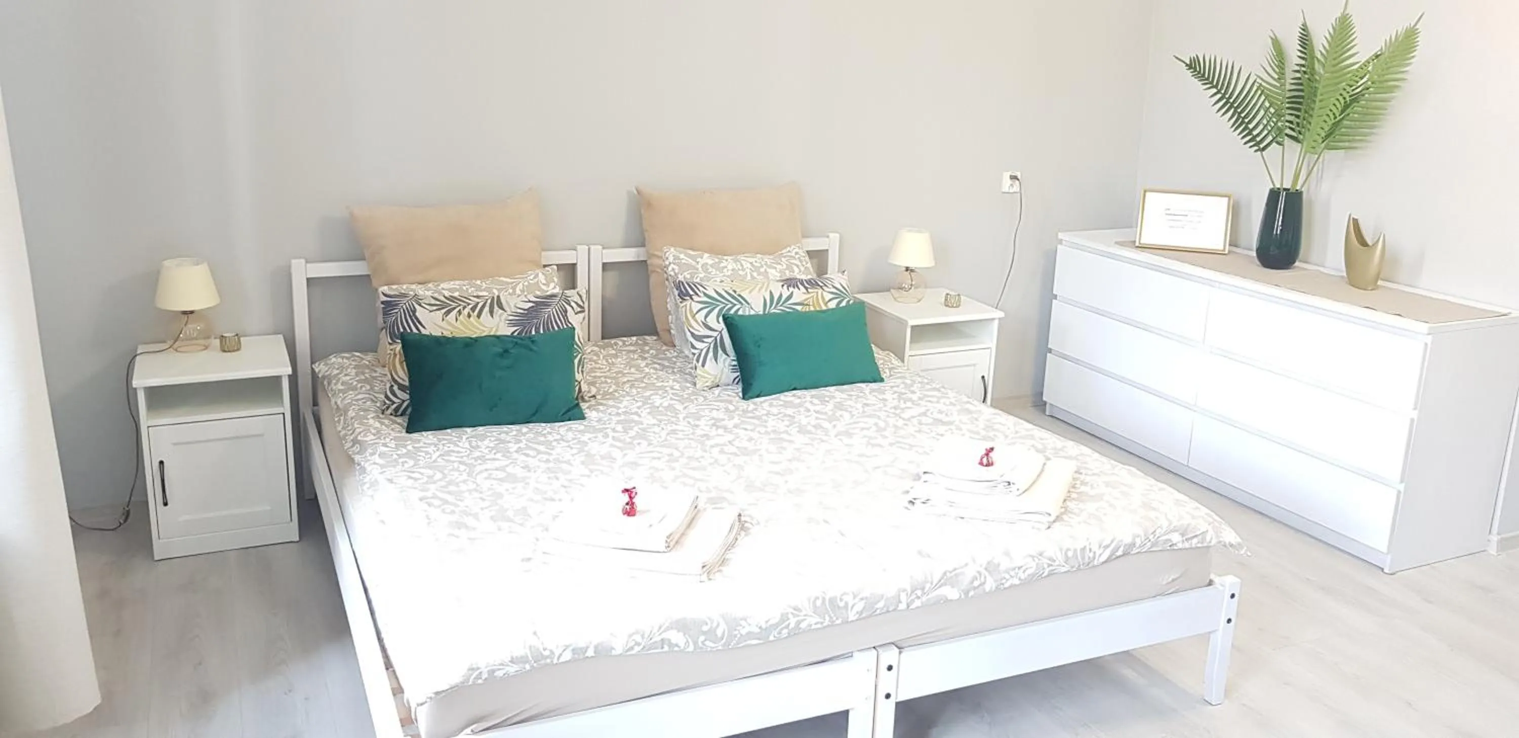 Bed in Colourful Rooms Wrocław