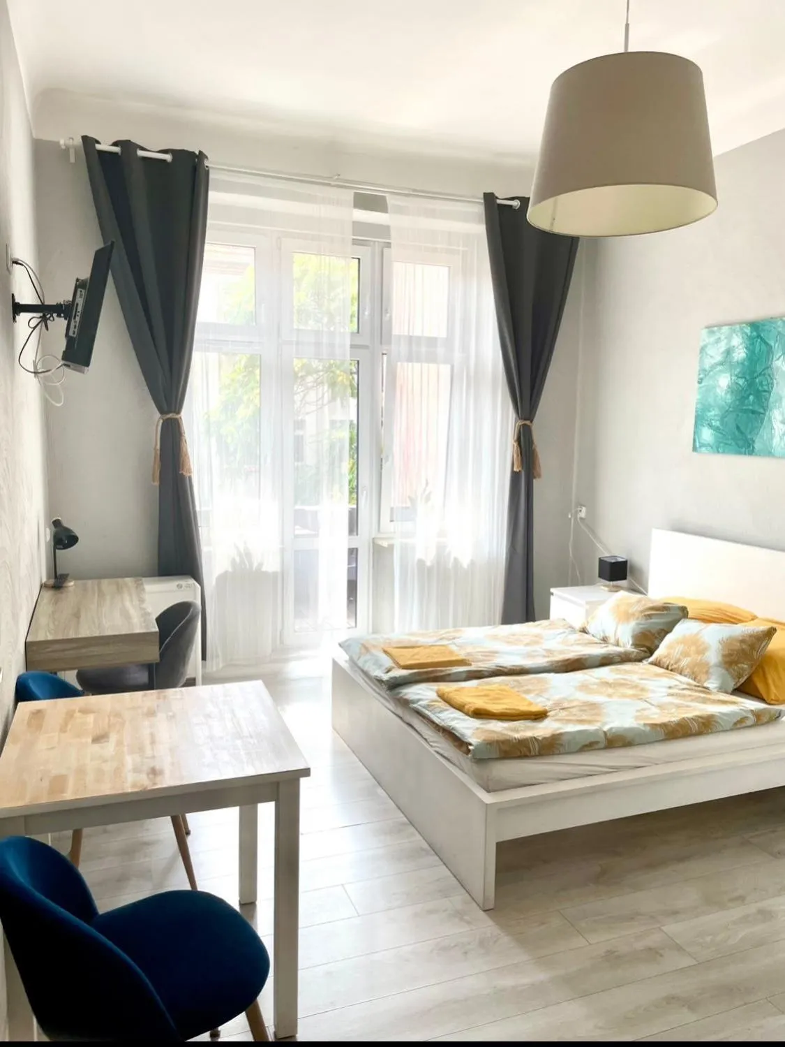 Photo of the whole room, Bed in Colourful Rooms Wrocław