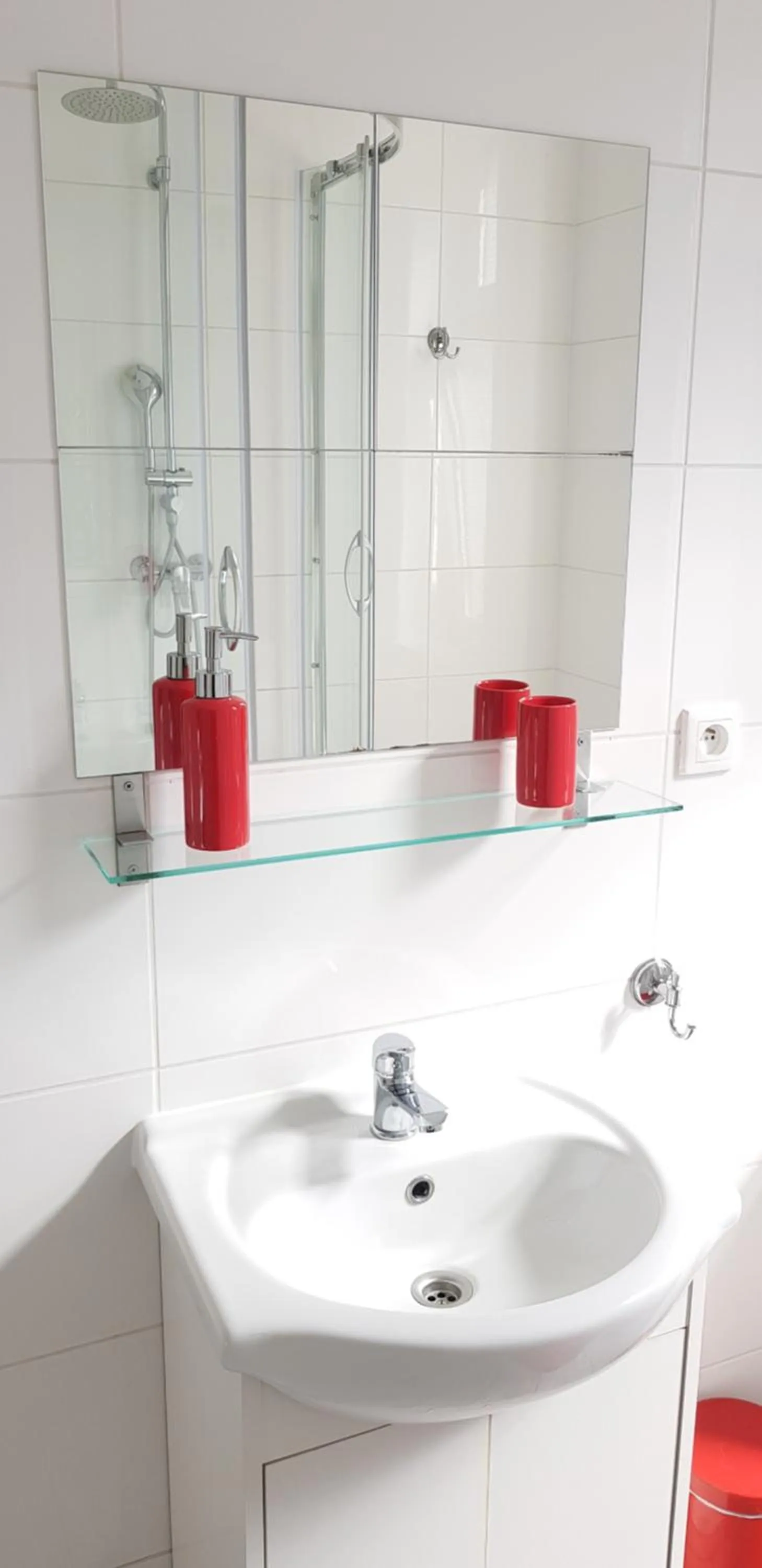 Bathroom in Colourful Rooms Wrocław