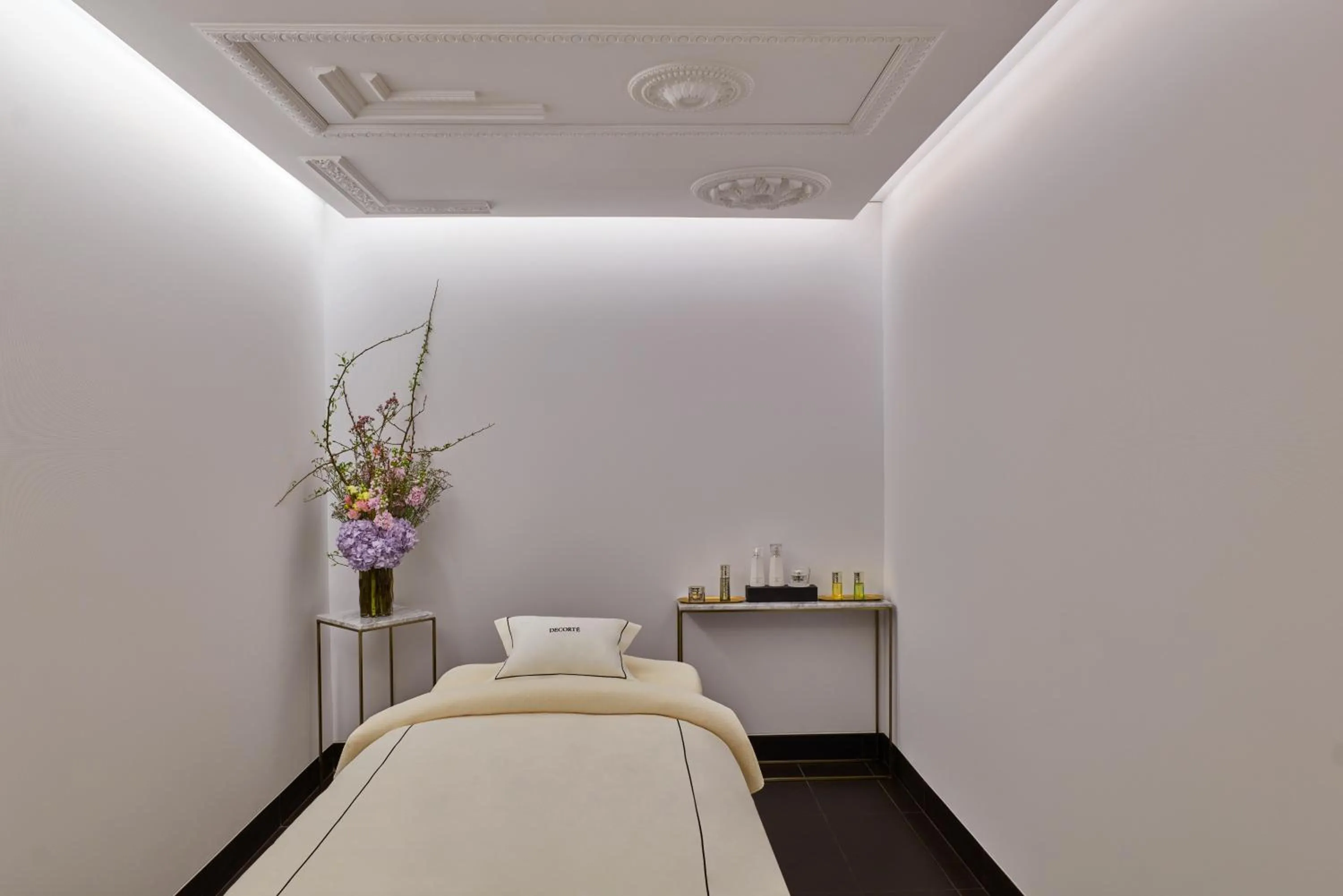 Spa and wellness centre/facilities in Hôtel Barrière Fouquet's Paris