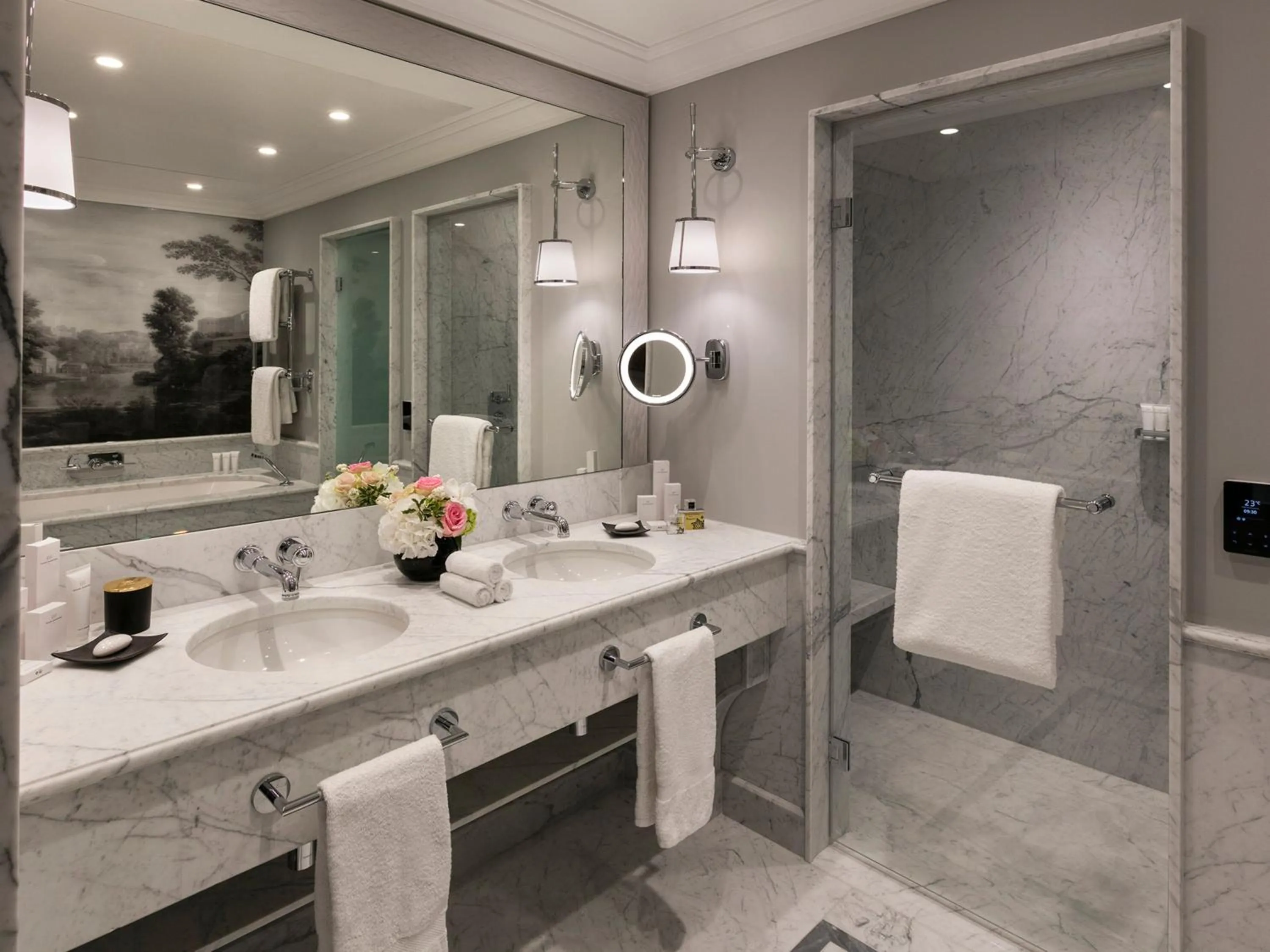 Bathroom in Hôtel Barrière Fouquet's Paris