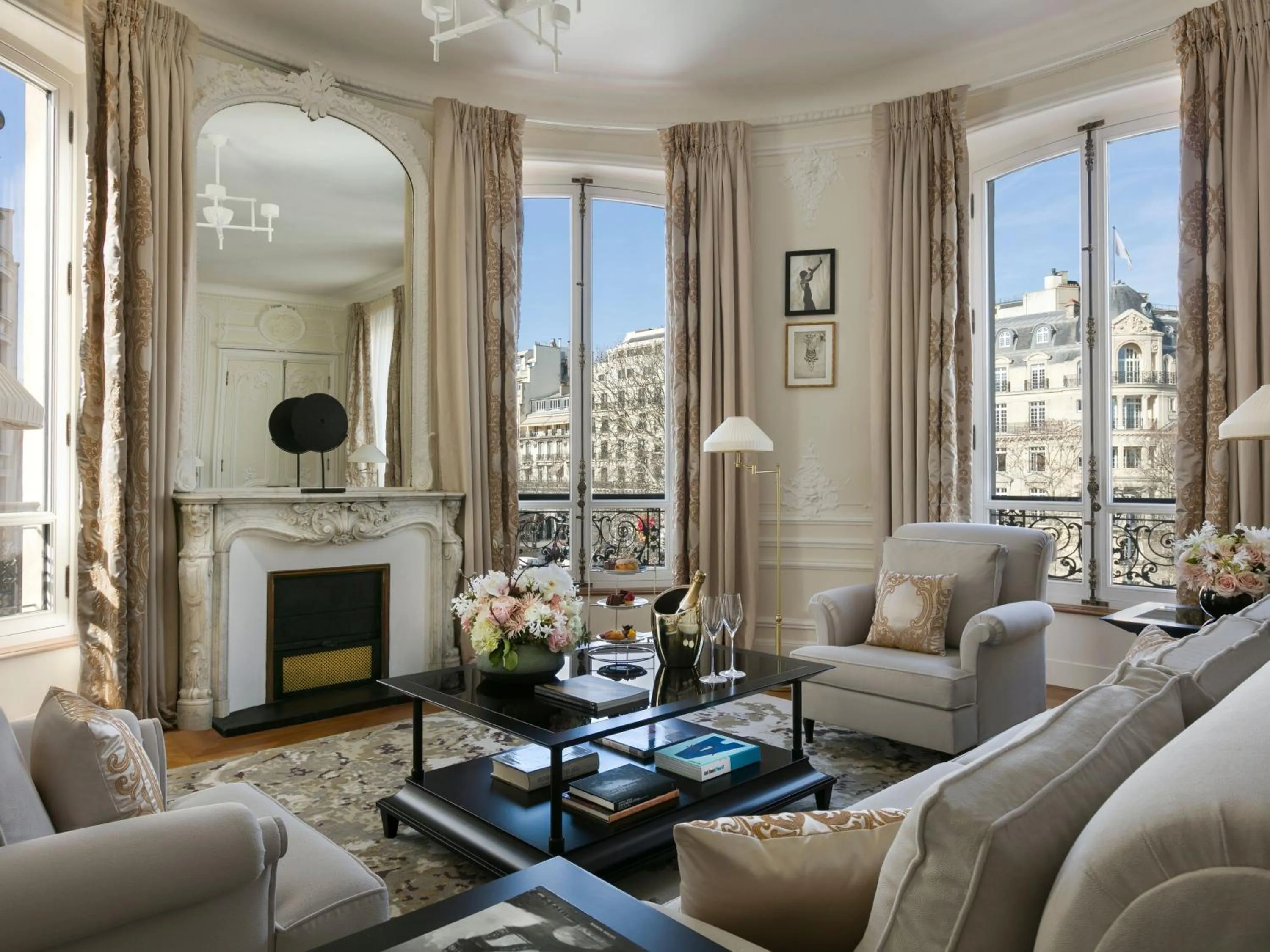 Living room in Hôtel Barrière Fouquet's Paris