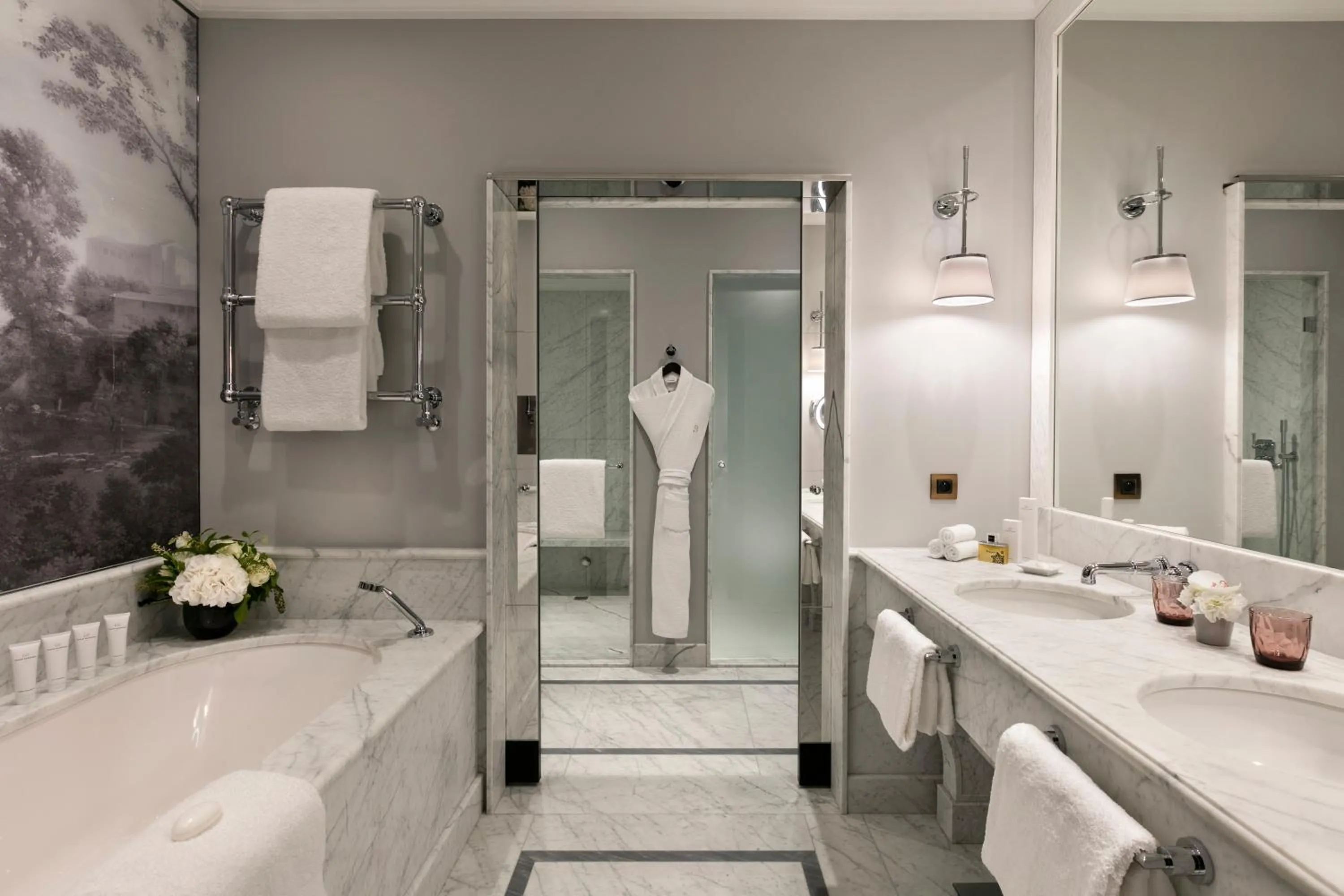 Bathroom in Hôtel Barrière Fouquet's Paris