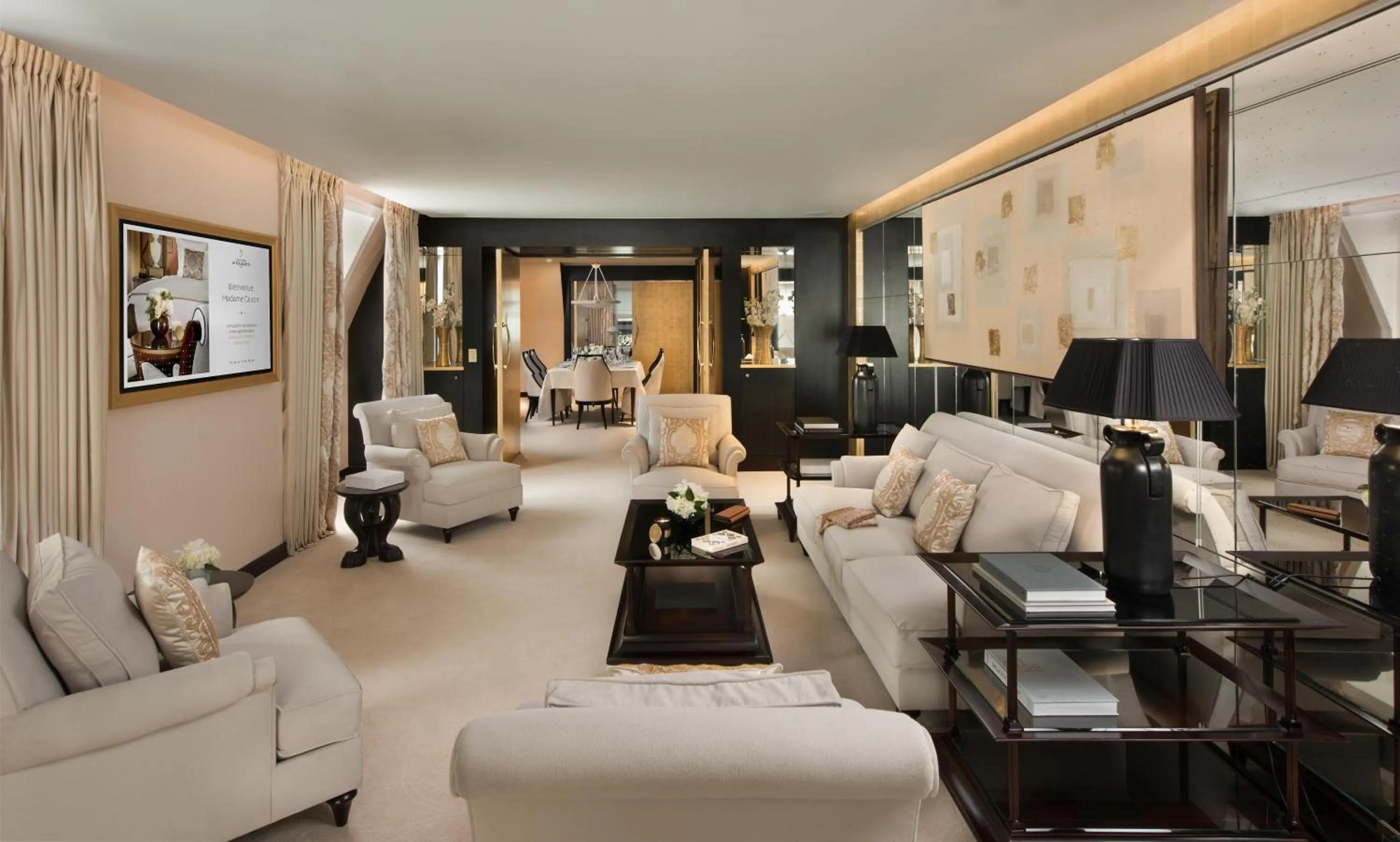 Living room in Hôtel Barrière Fouquet's Paris