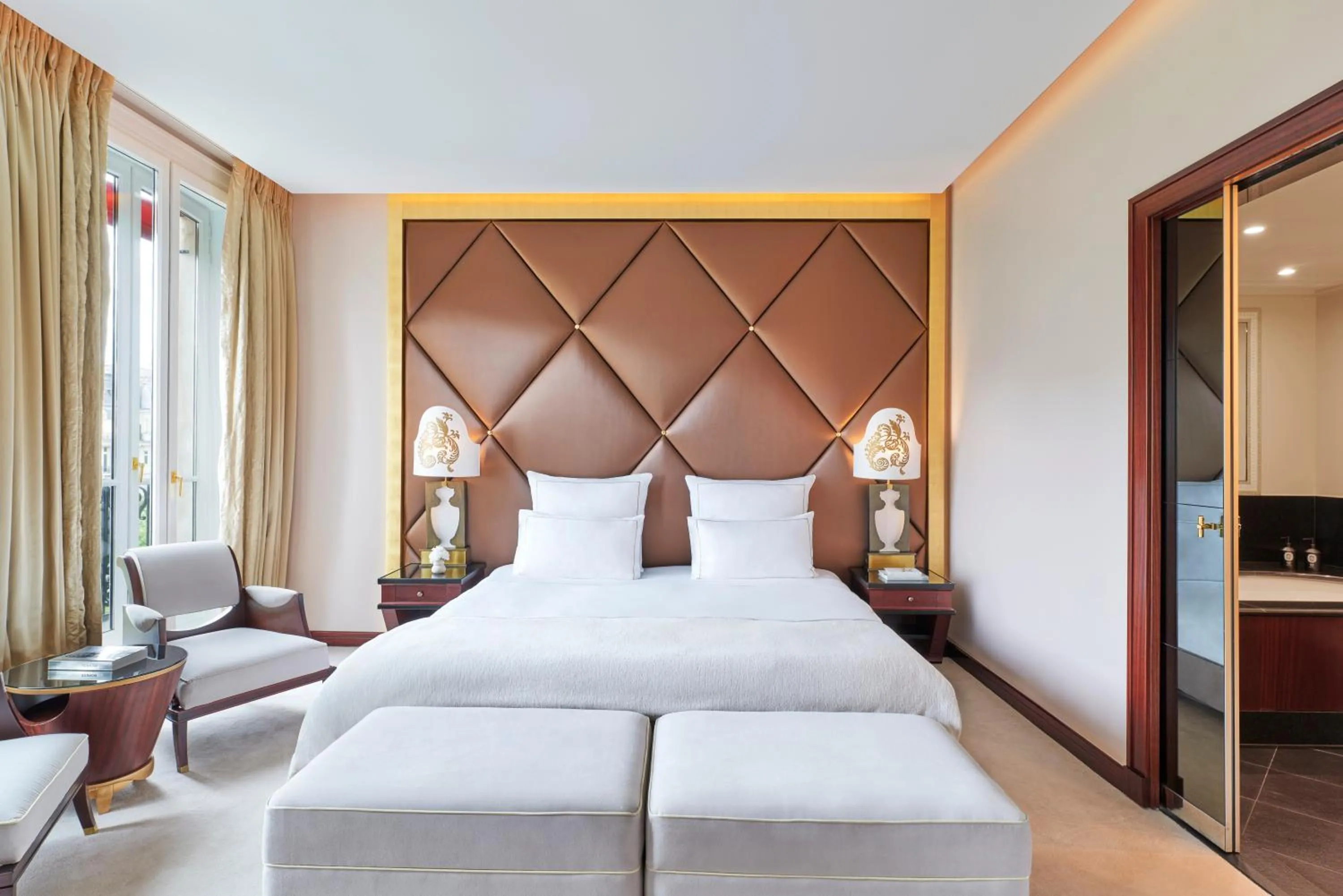 Photo of the whole room, Bed in Hôtel Barrière Fouquet's Paris