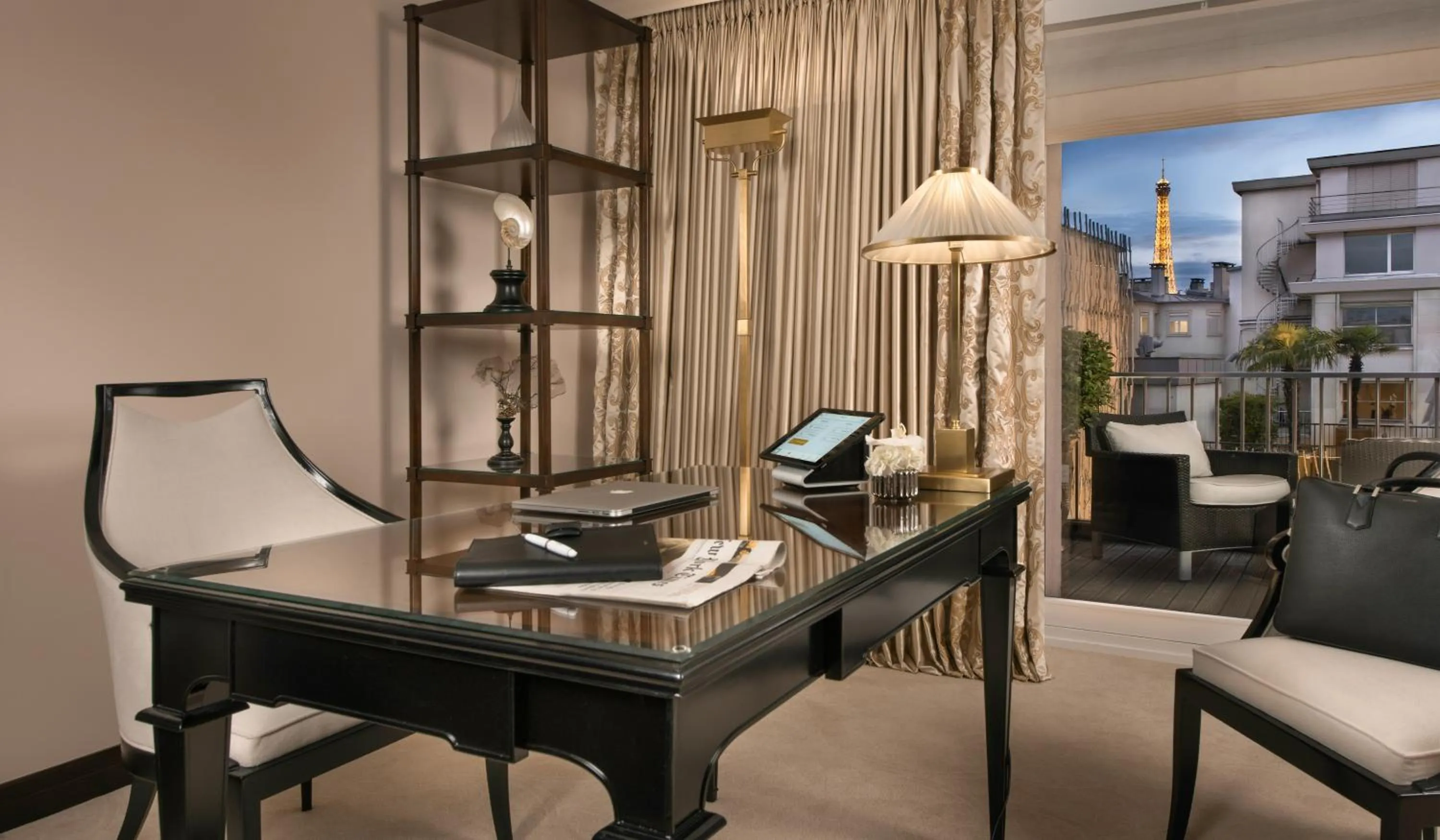 Seating area in Hôtel Barrière Fouquet's Paris