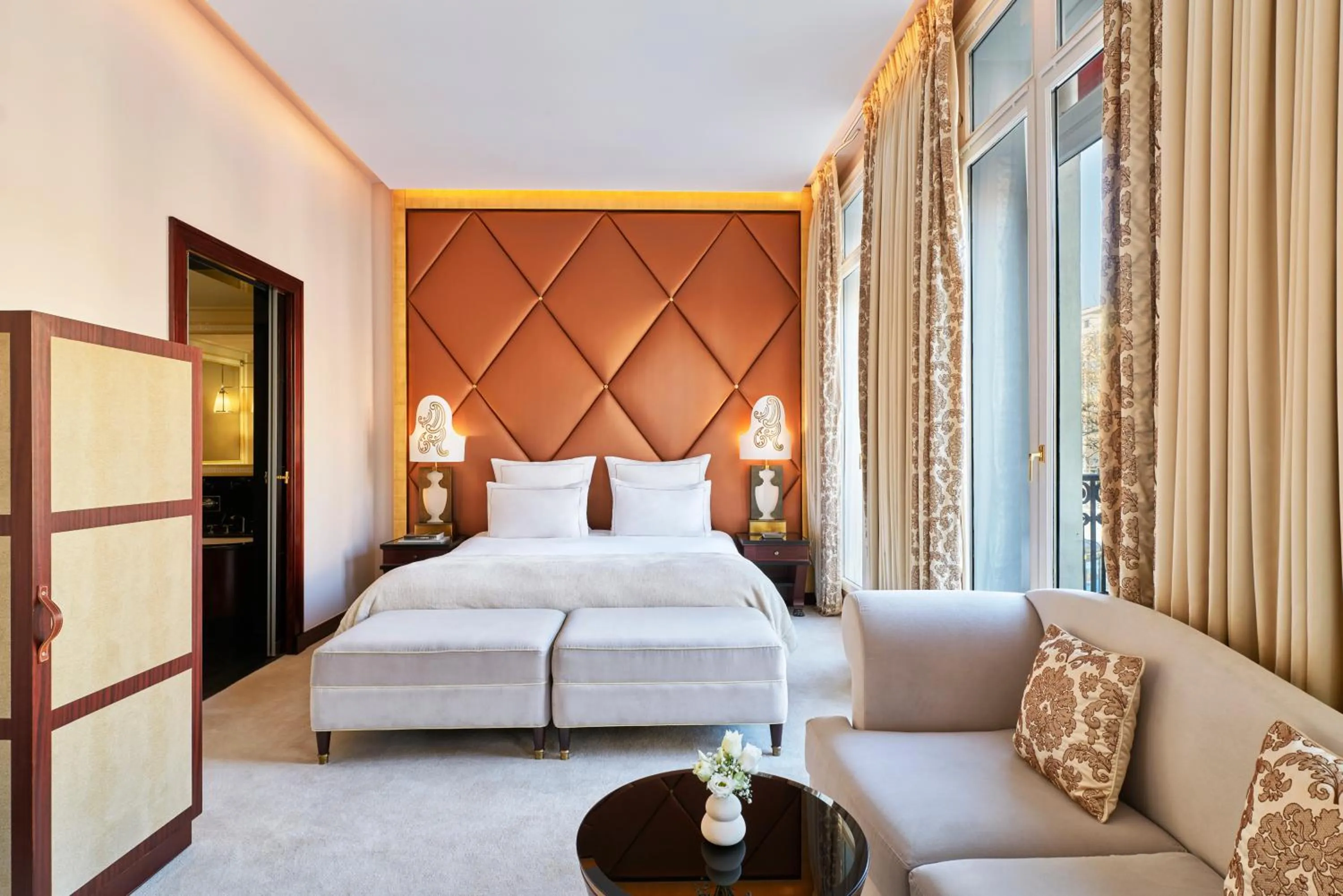 Photo of the whole room, Bed in Hôtel Barrière Fouquet's Paris