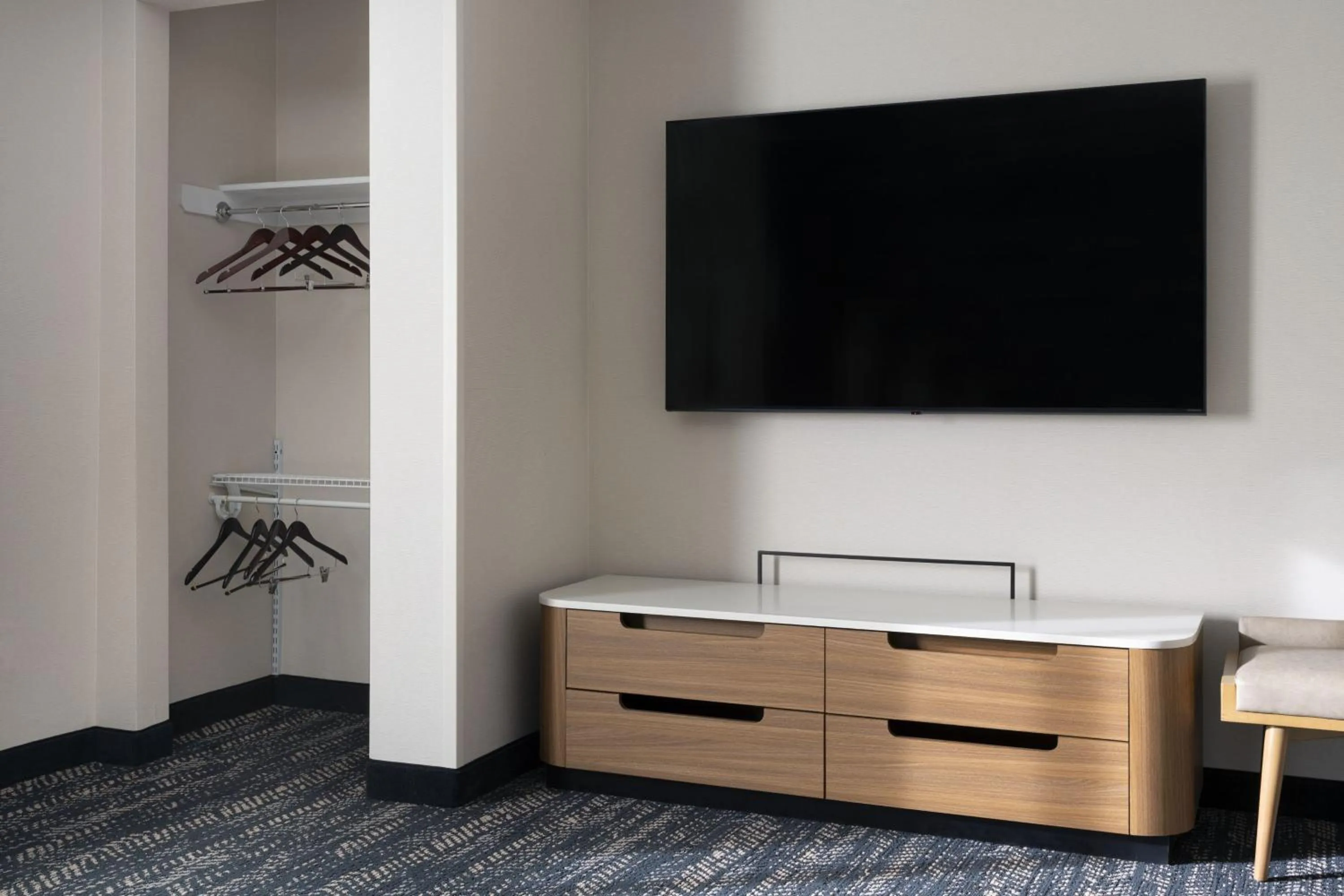 Bedroom in Fairfield by Marriott Inn & Suites Fresno Riverpark