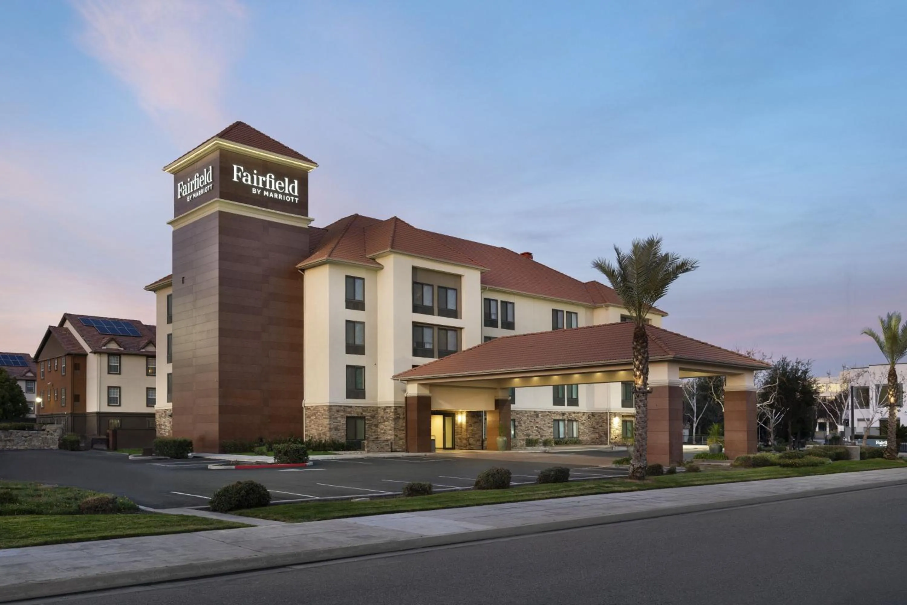 Property building in Fairfield by Marriott Inn & Suites Fresno Riverpark