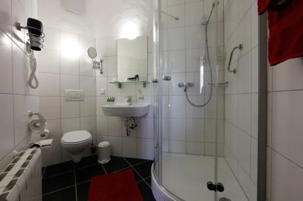 Bathroom in Altstadt-Hotel Gelnhausen