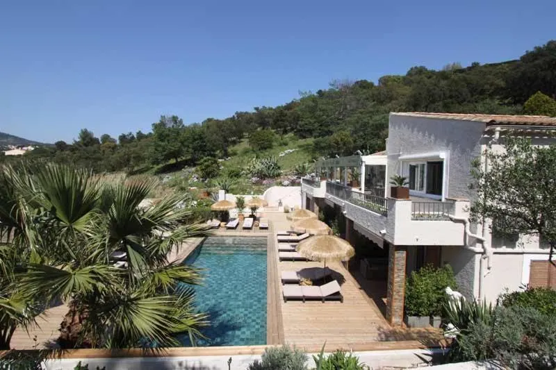 Garden view in Villa Tricoli B&B avec Piscine