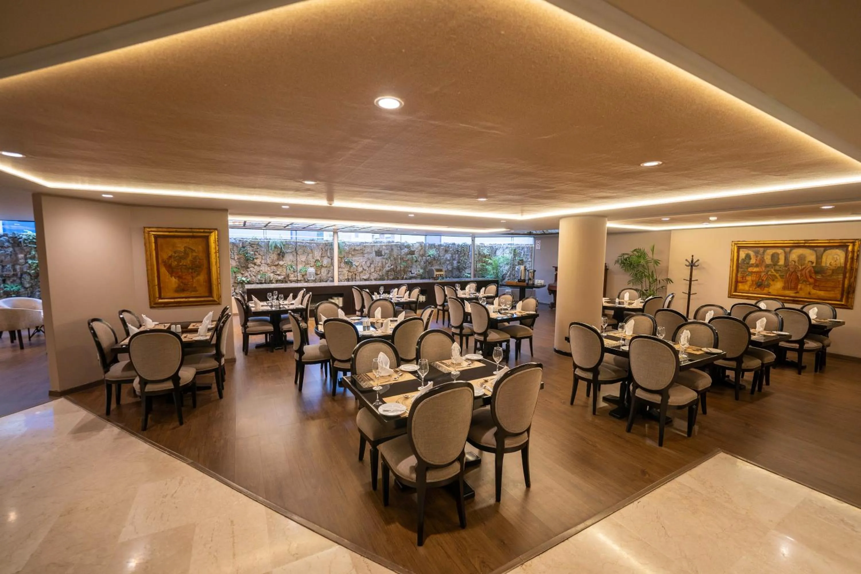 Restaurant/places to eat in Jose Antonio Executive