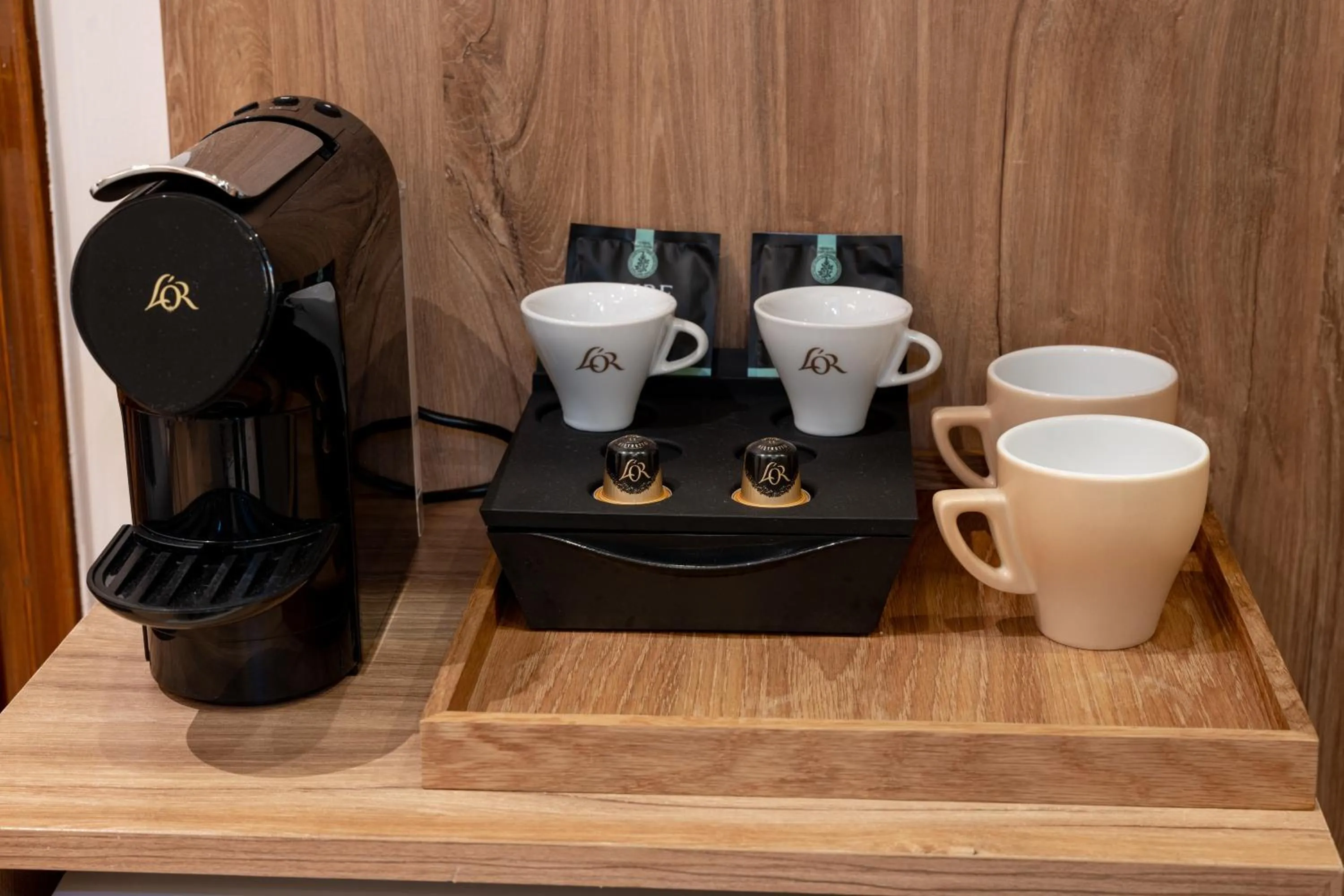 Coffee/tea facilities in Amphitrite Hotel