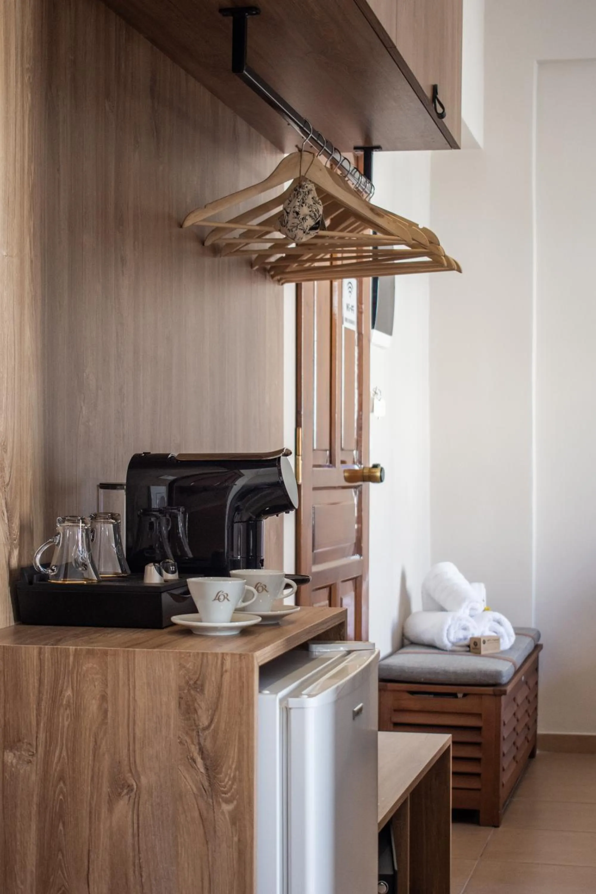 Coffee/tea facilities in Amphitrite Hotel