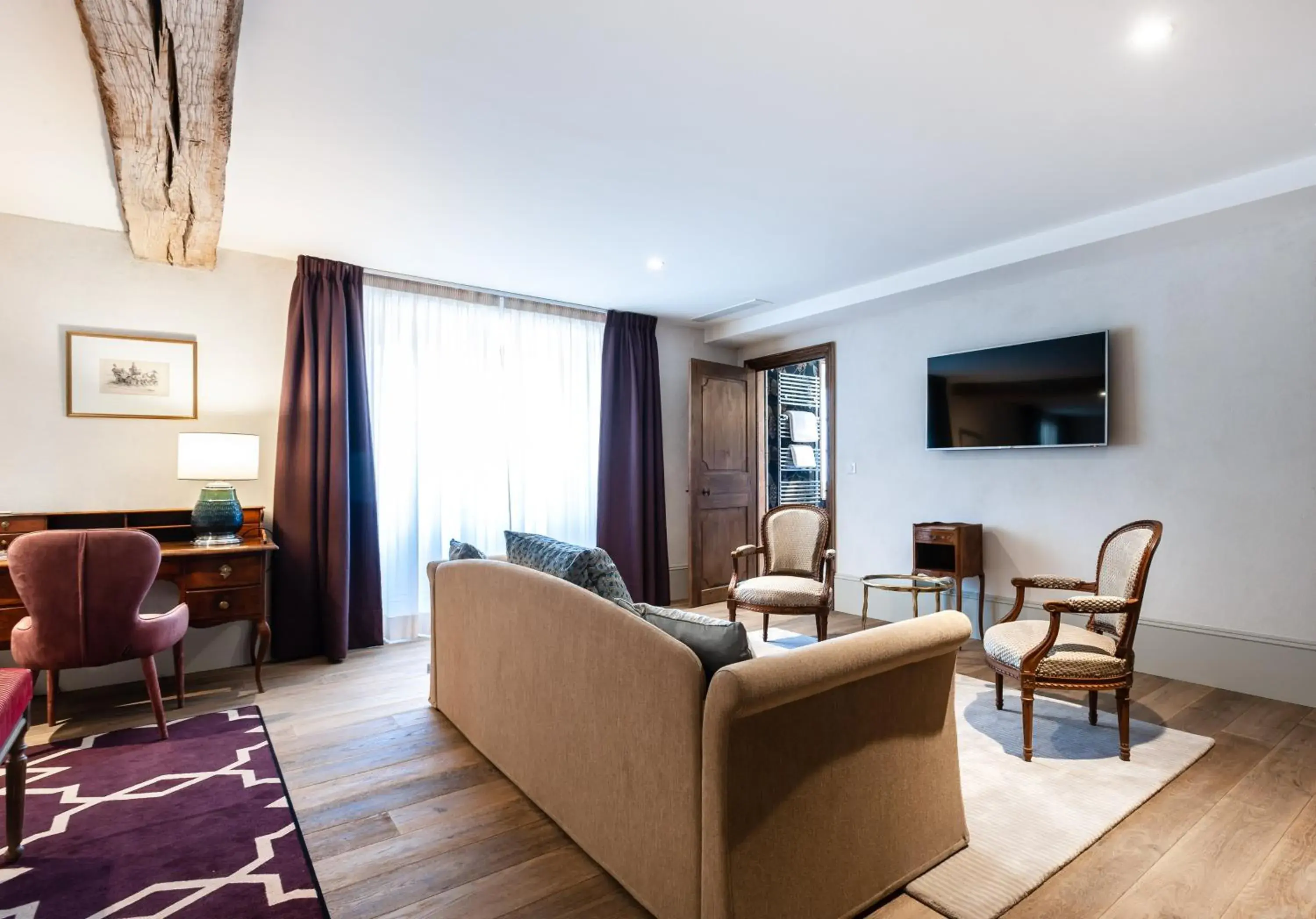 Longère Junior Suite in Château de Saulon Longère Junior Suite in Château de Saulon