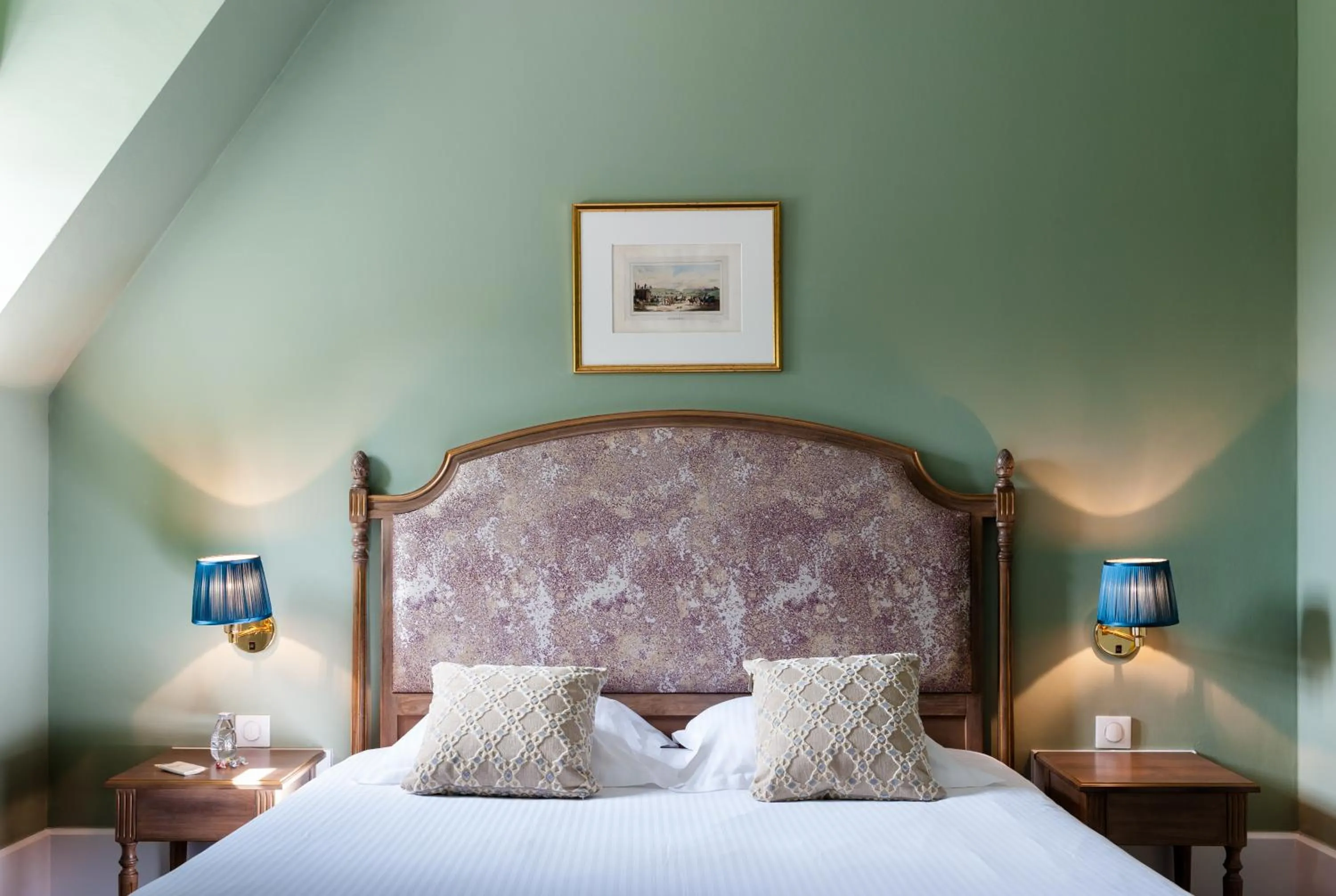 Bed in Château de Saulon