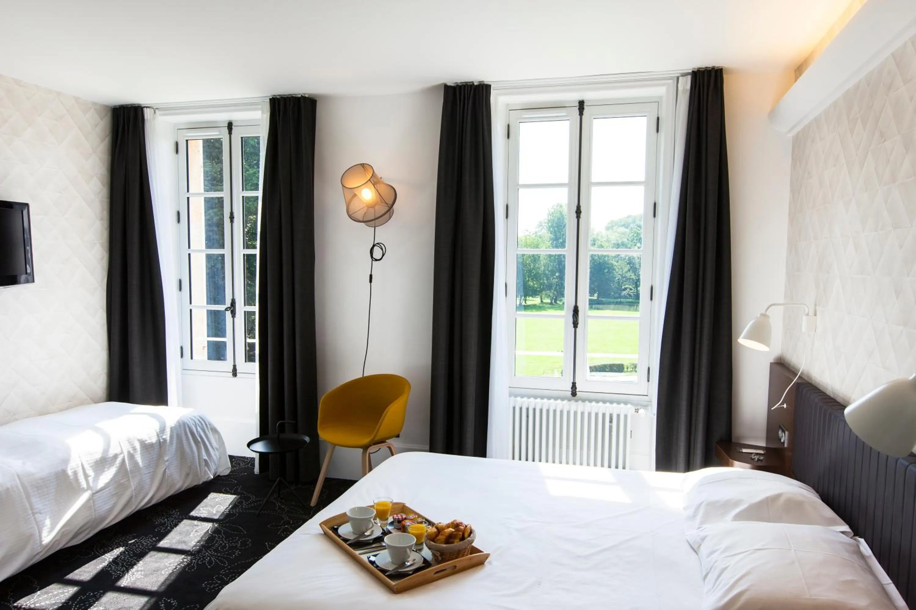 Bed in Château de Saulon