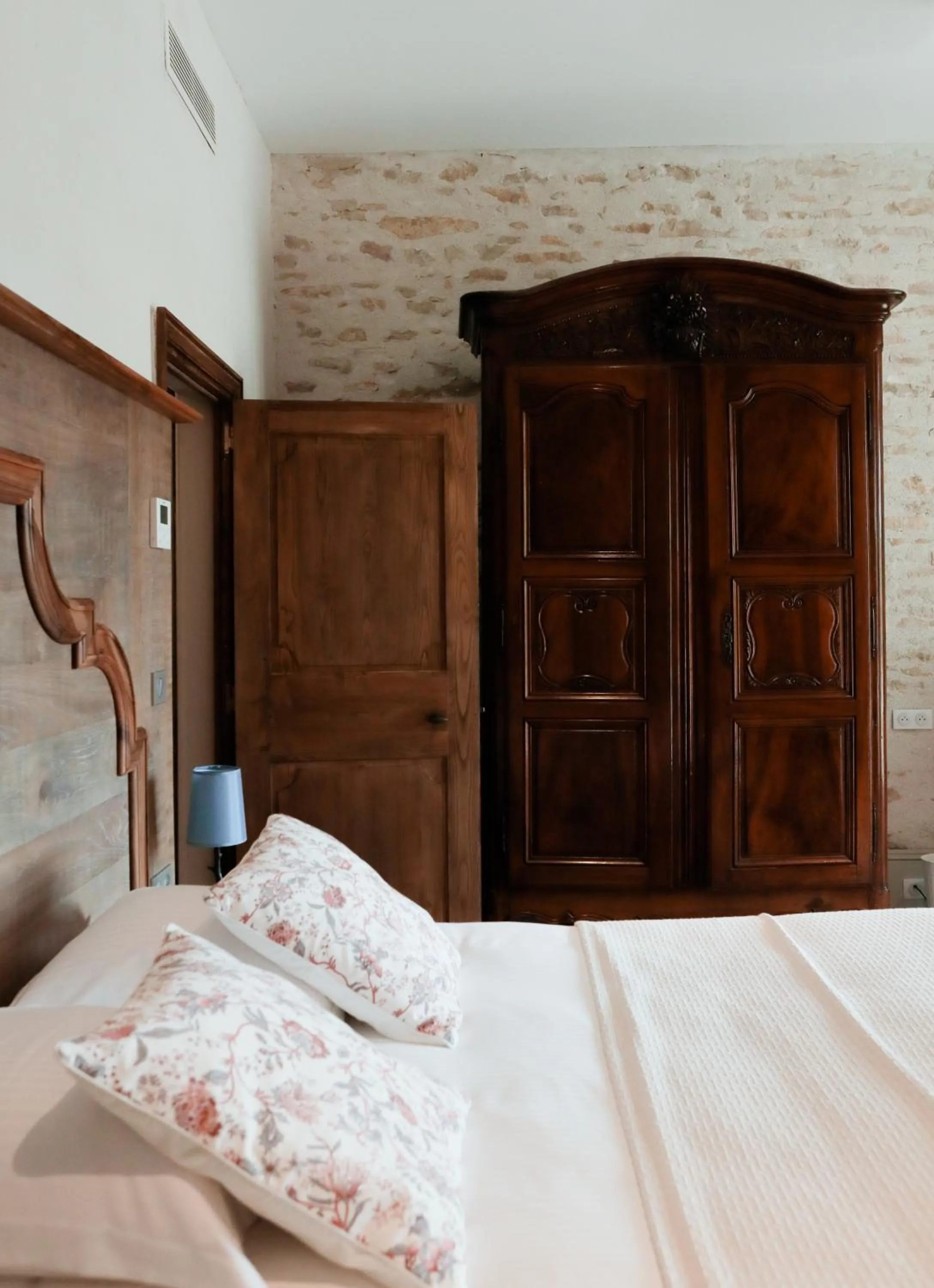 Bed in Château de Saulon