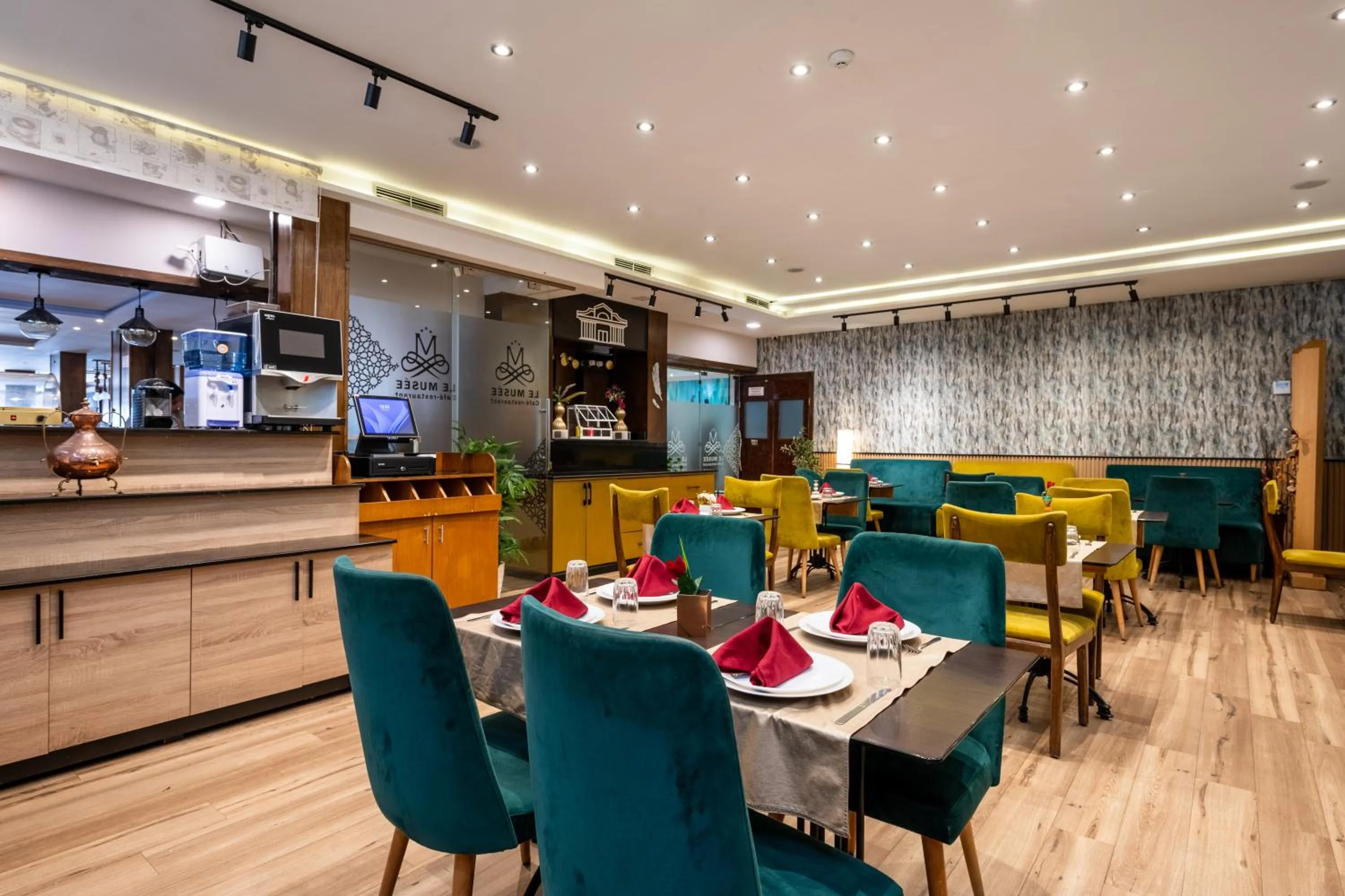 Restaurant/places to eat in Hotel Le Musée