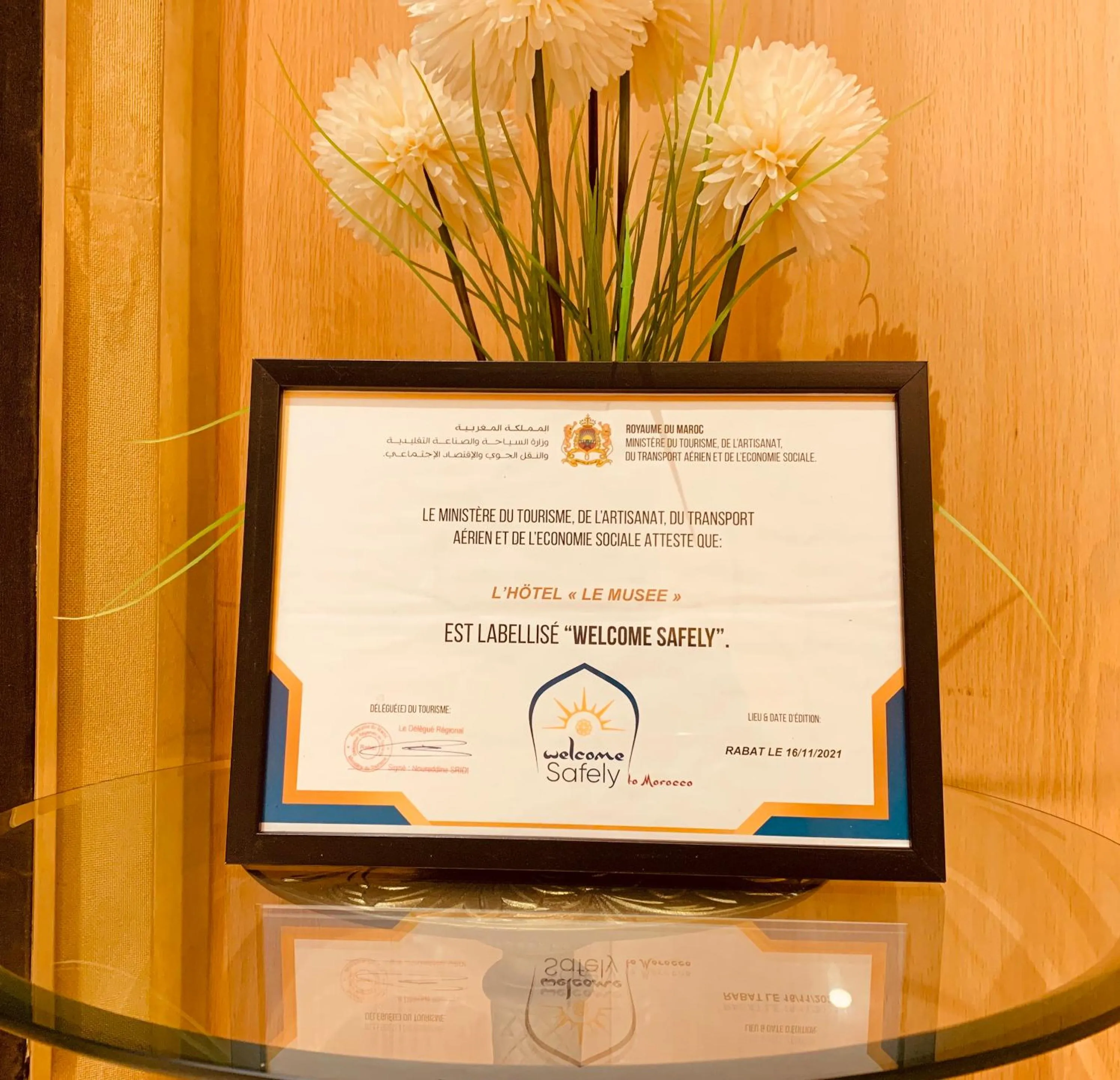 Logo/Certificate/Sign in Hotel Le Musée