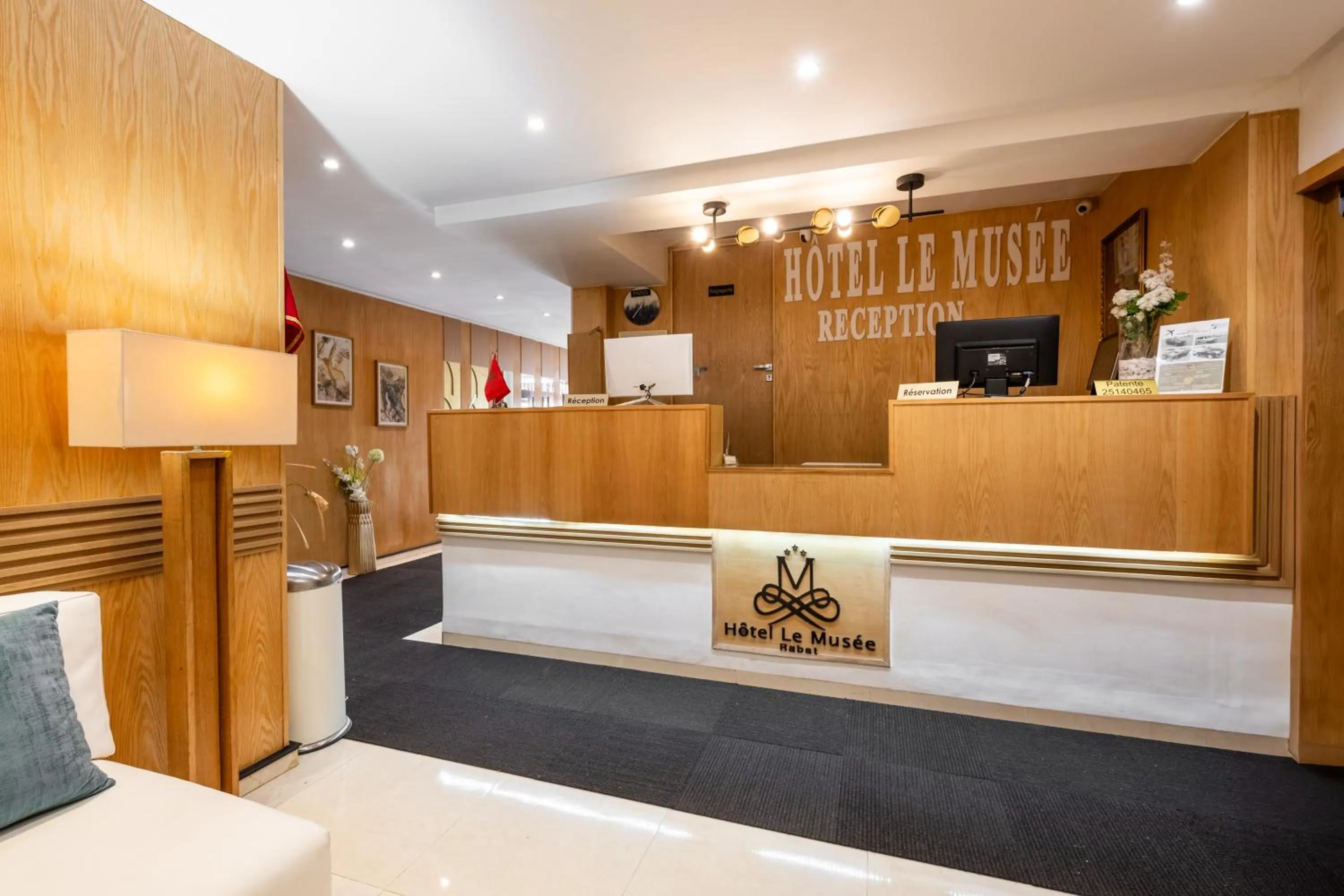 Communal lounge/ TV room in Hotel Le Musée