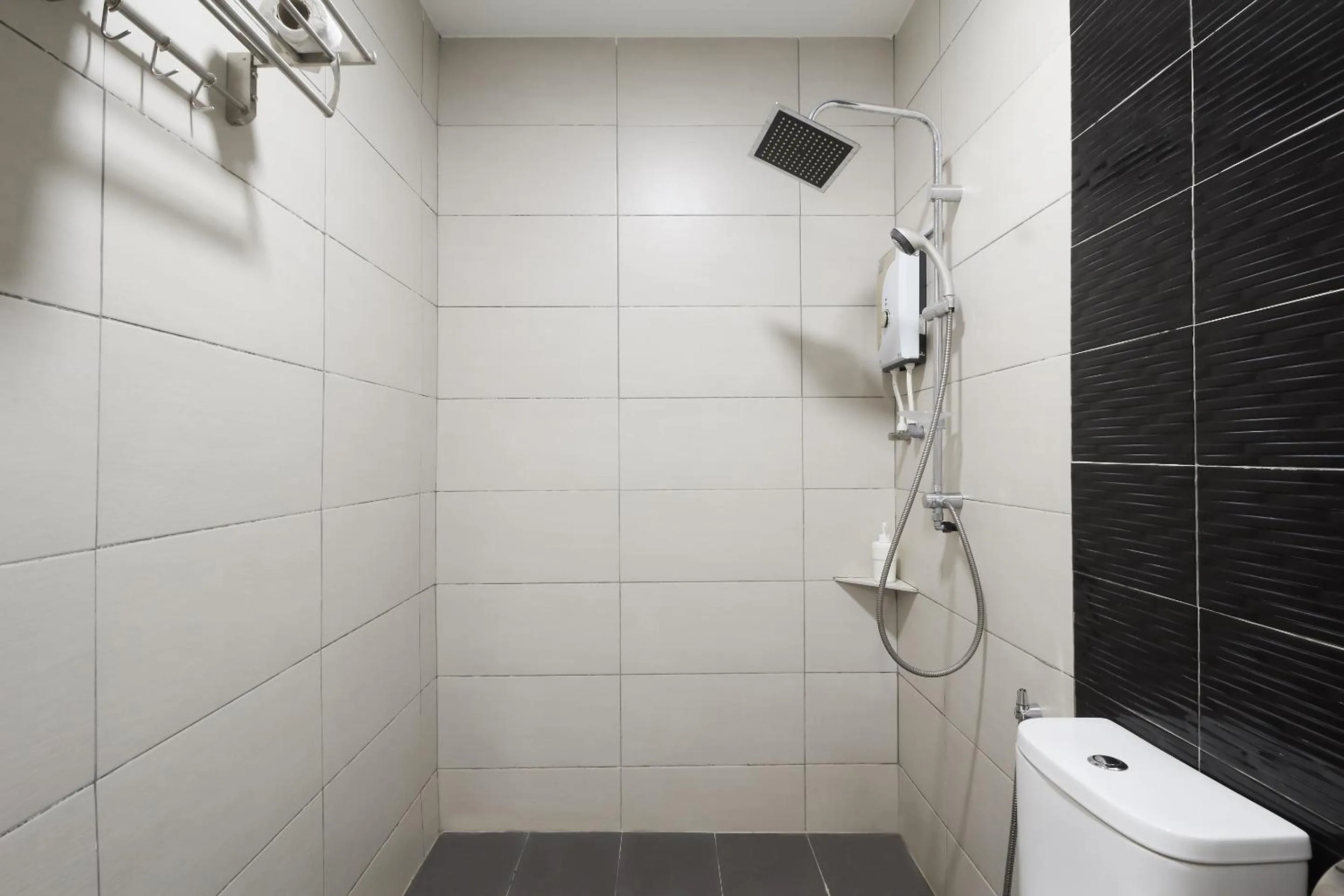 Bathroom in M S Hotel, Tengku Kelana KTM Klang