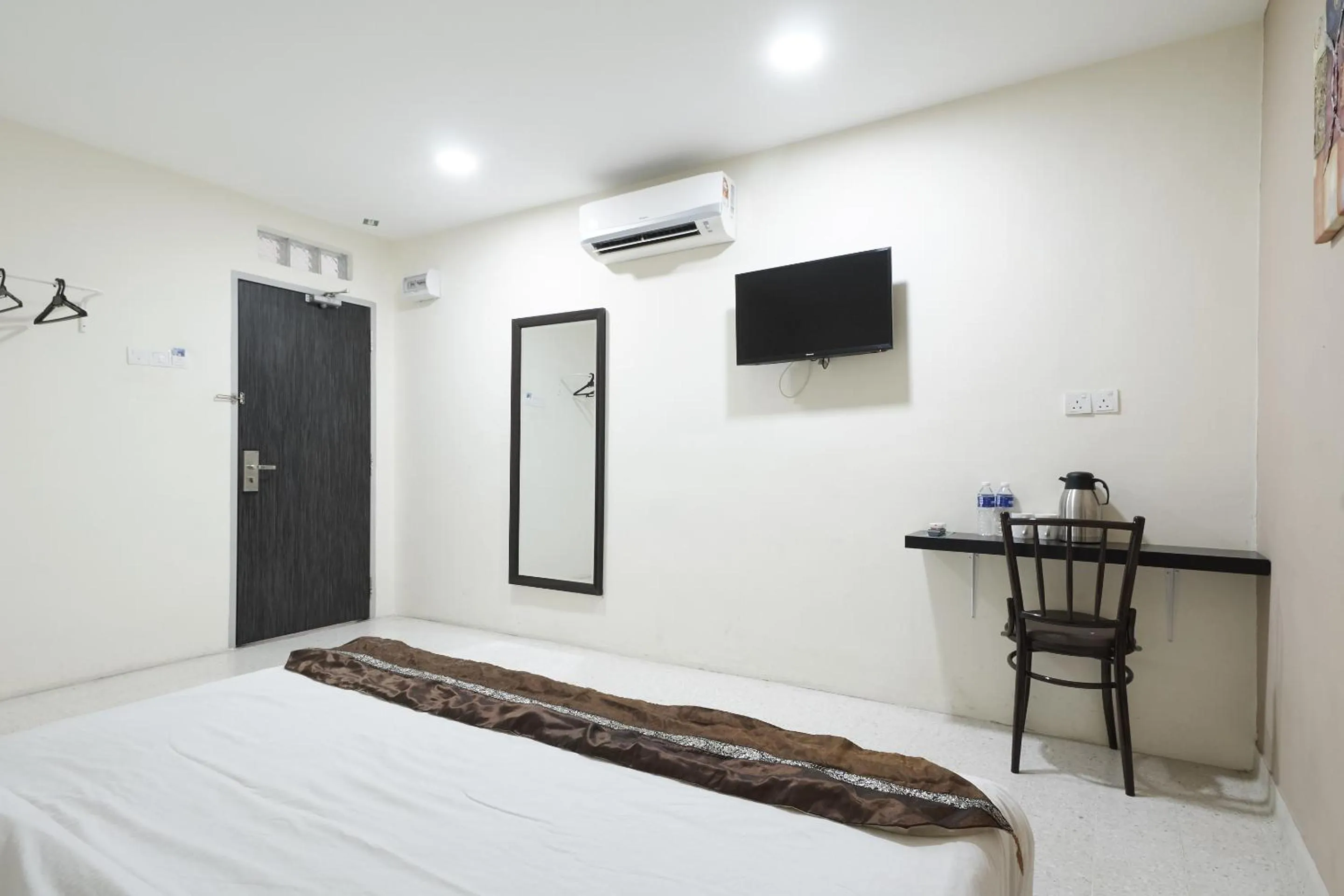 Bed in M S Hotel, Tengku Kelana KTM Klang