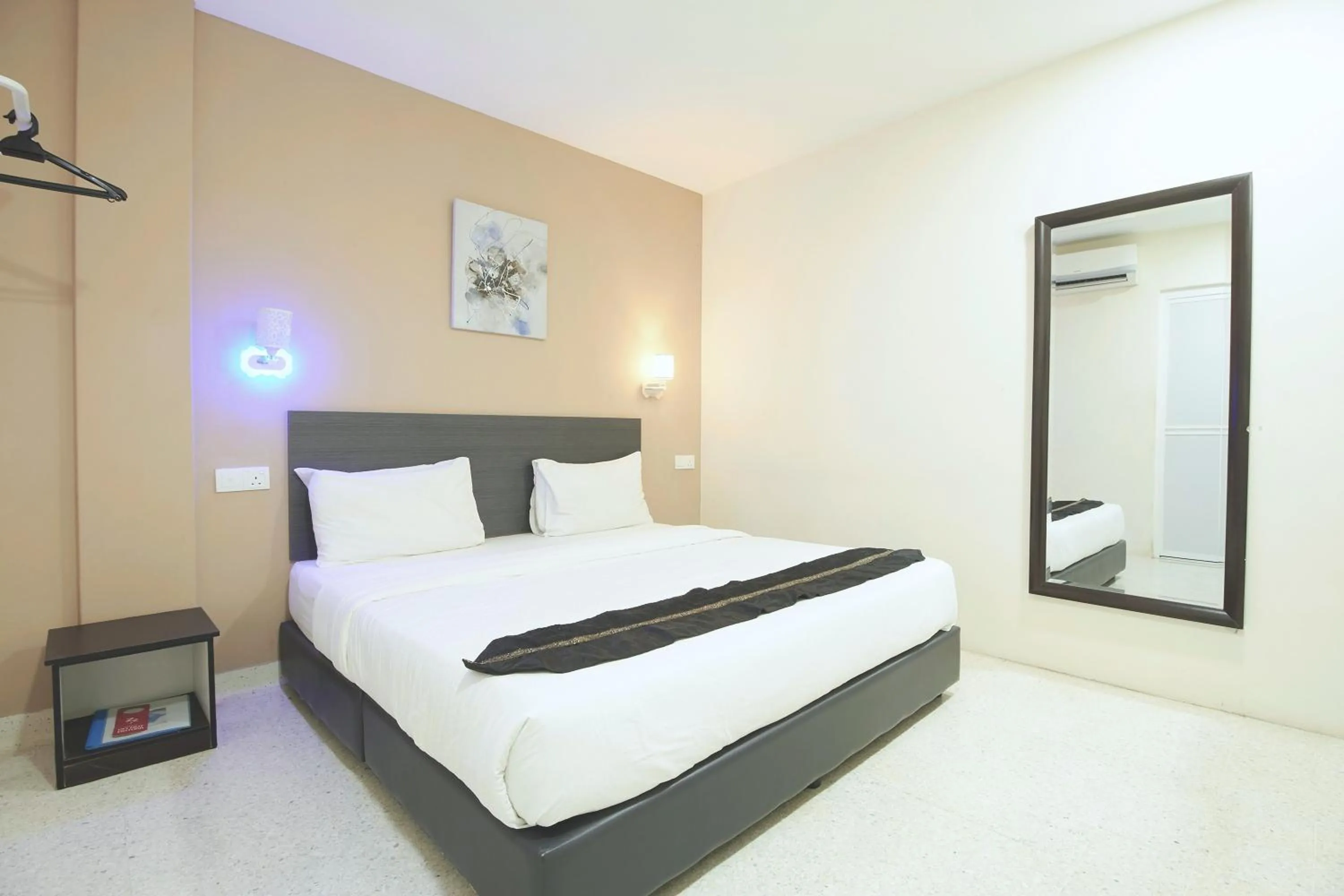 Bed in M S Hotel, Tengku Kelana KTM Klang