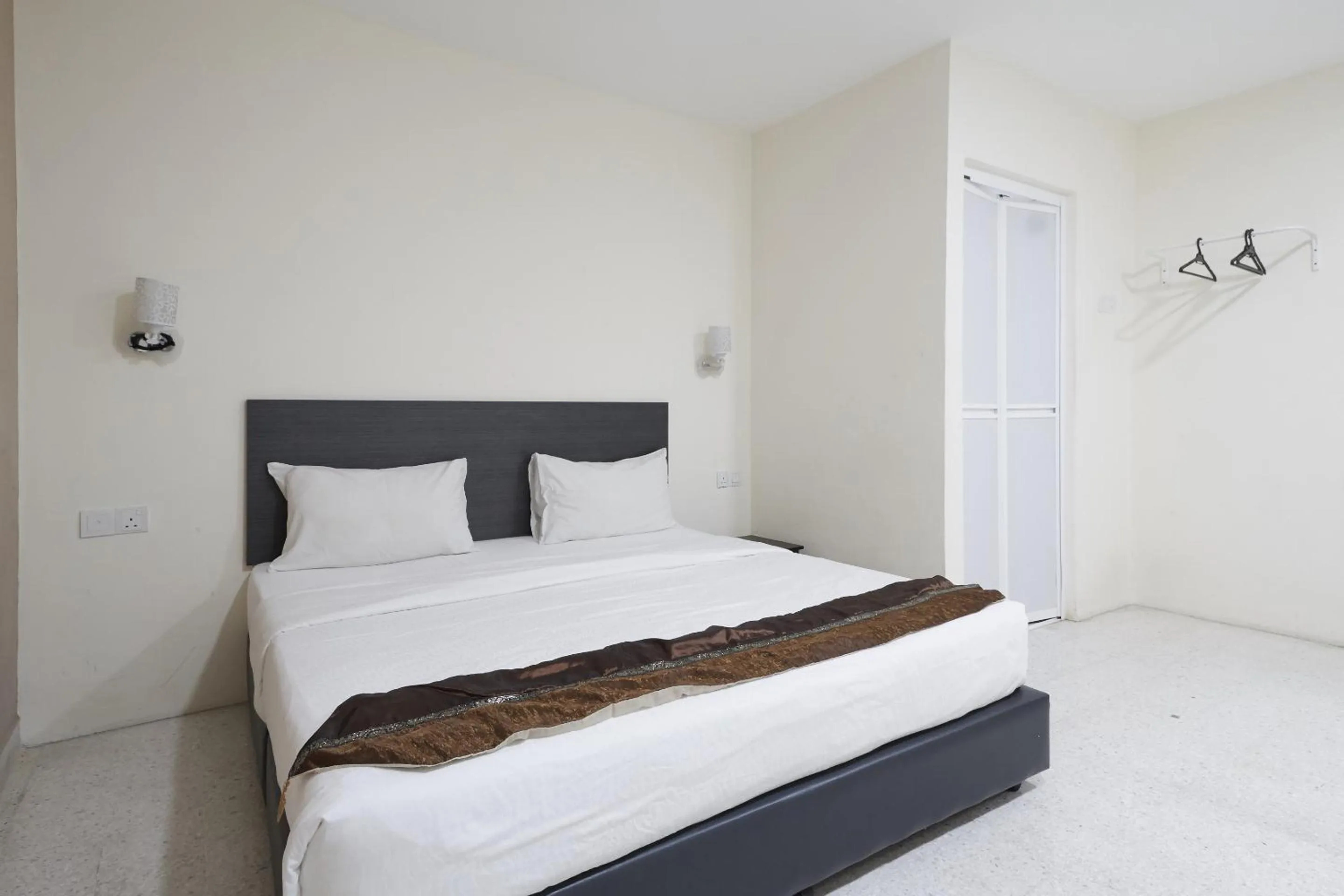 Bed in M S Hotel, Tengku Kelana KTM Klang