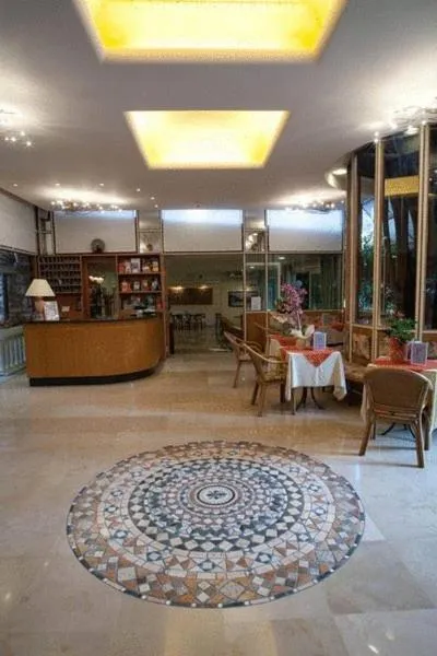 Lobby or reception in Hotel Villa Mulino ***S