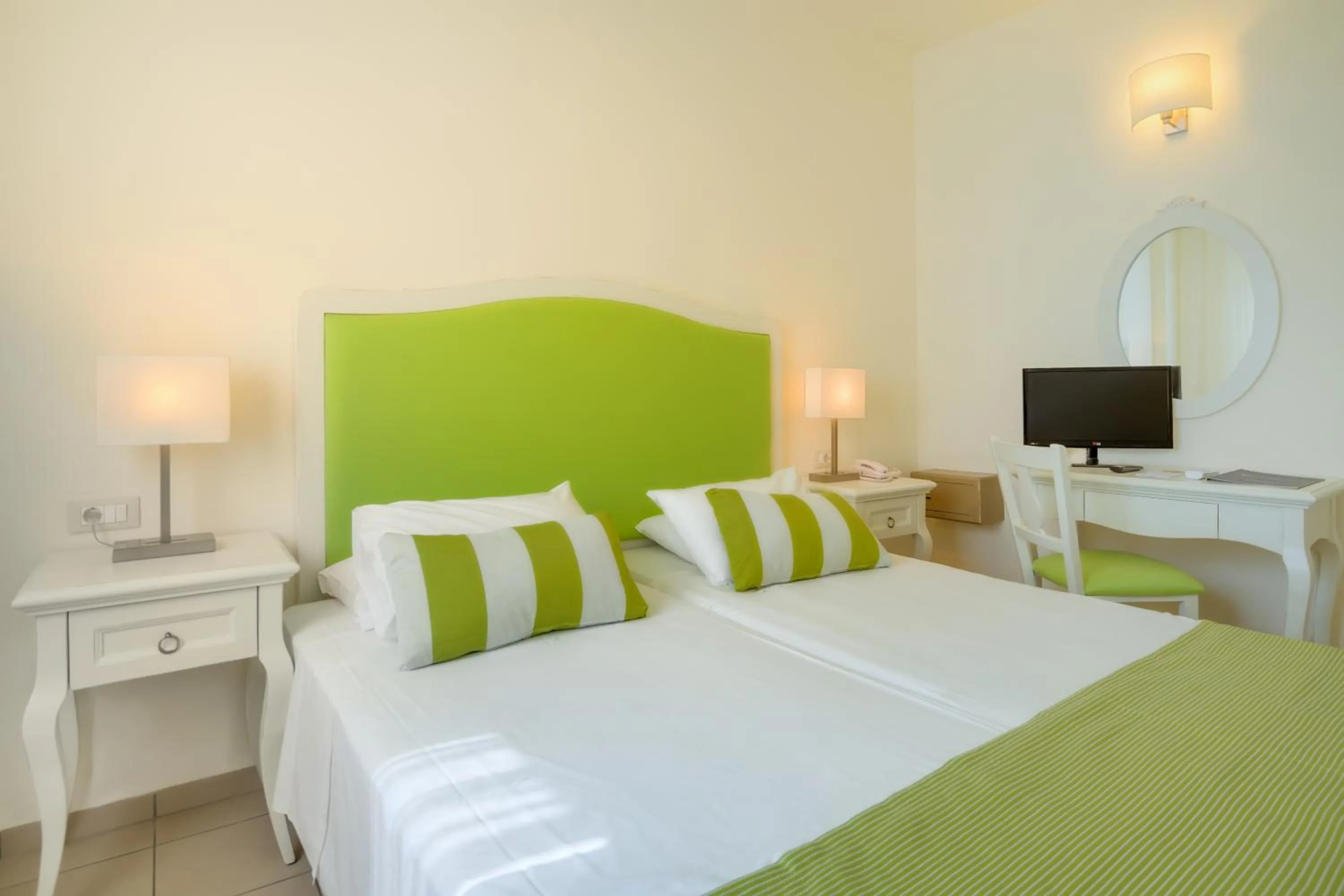 Bedroom, Bed in Mare Hotel Apartments