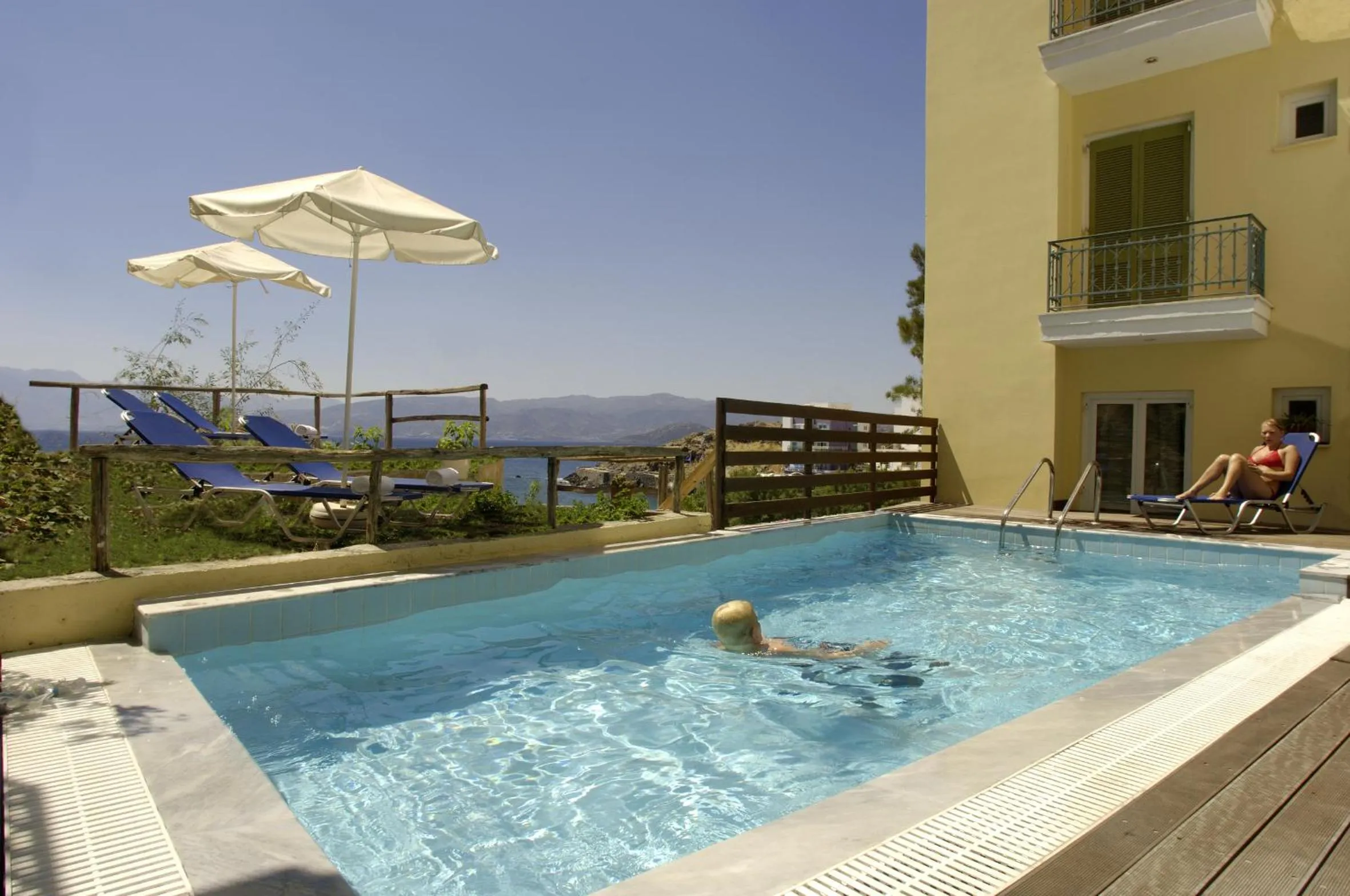 Swimming pool in Mare Hotel Apartments