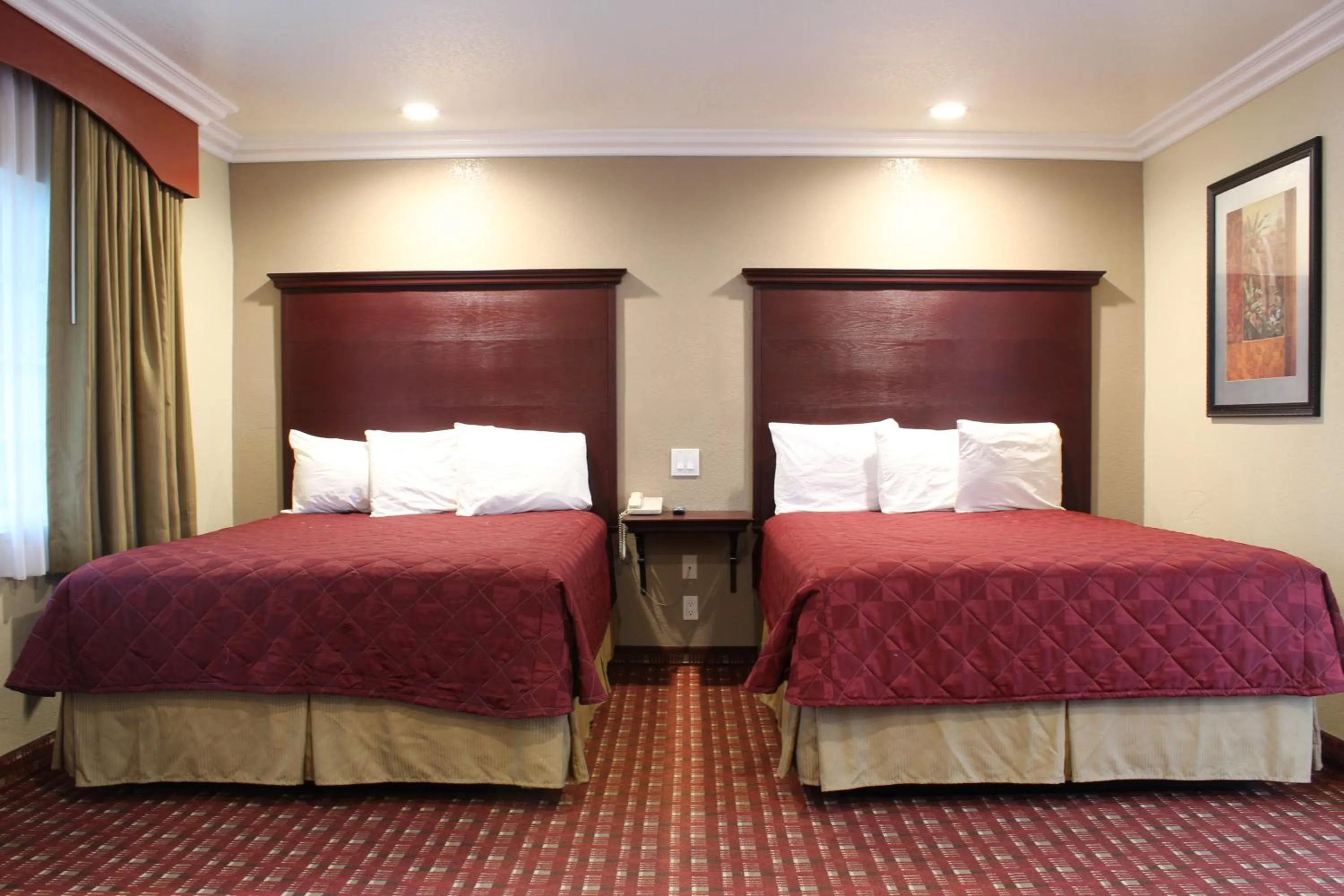 Bedroom, Bed in Budget Inn Anaheim near Disneyland Drive