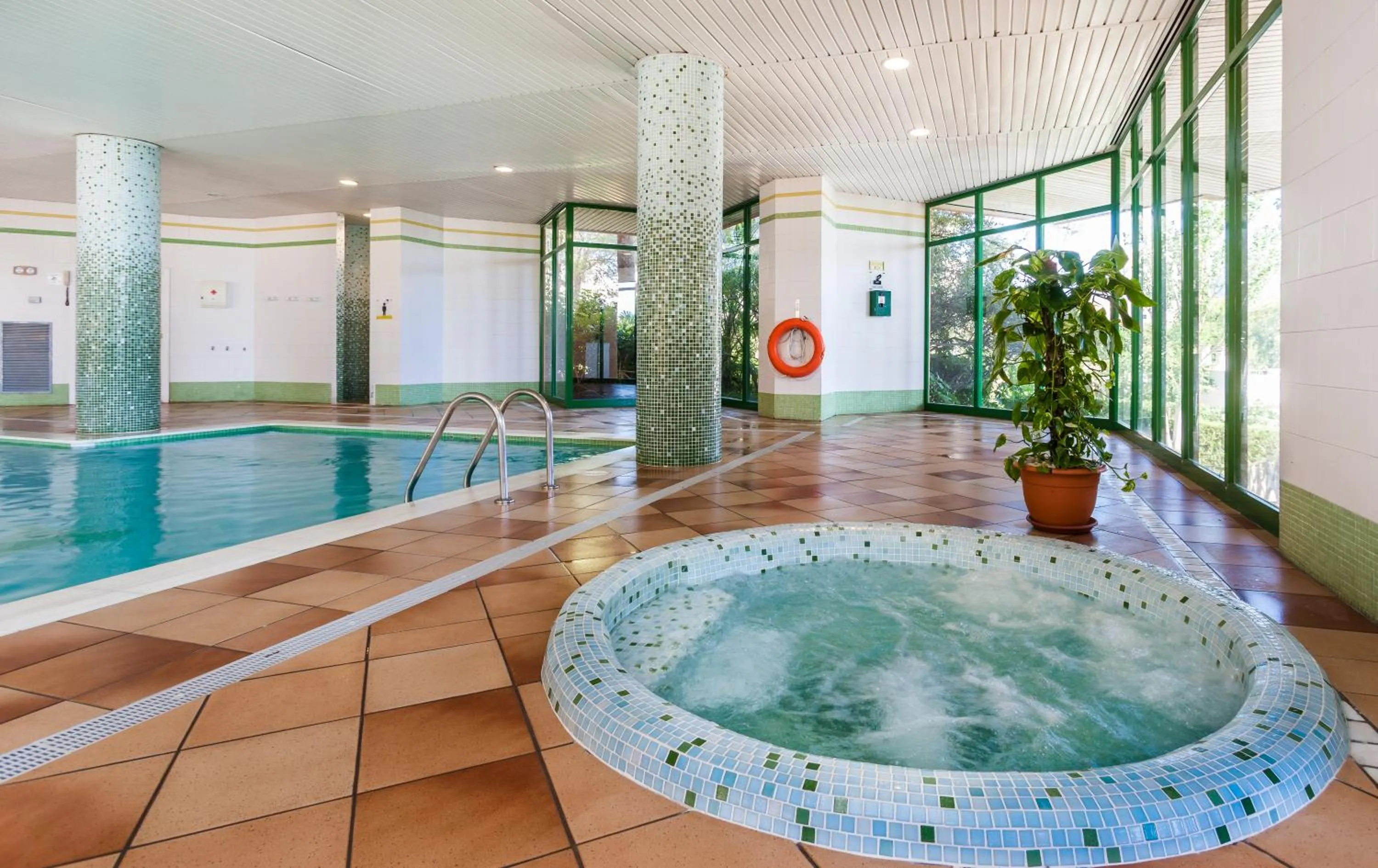 Hot Tub in Globales Nova