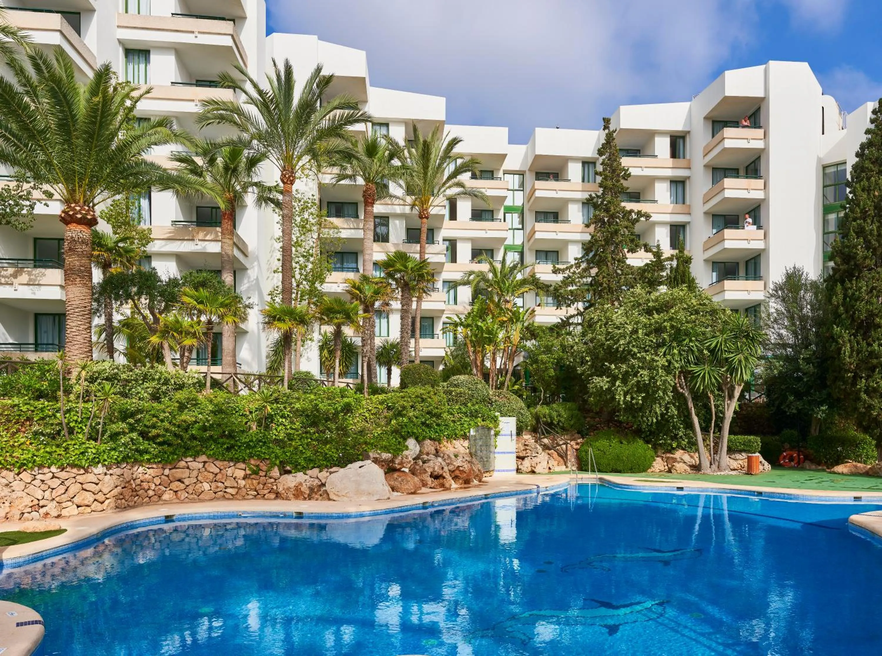 Swimming pool in Globales Nova