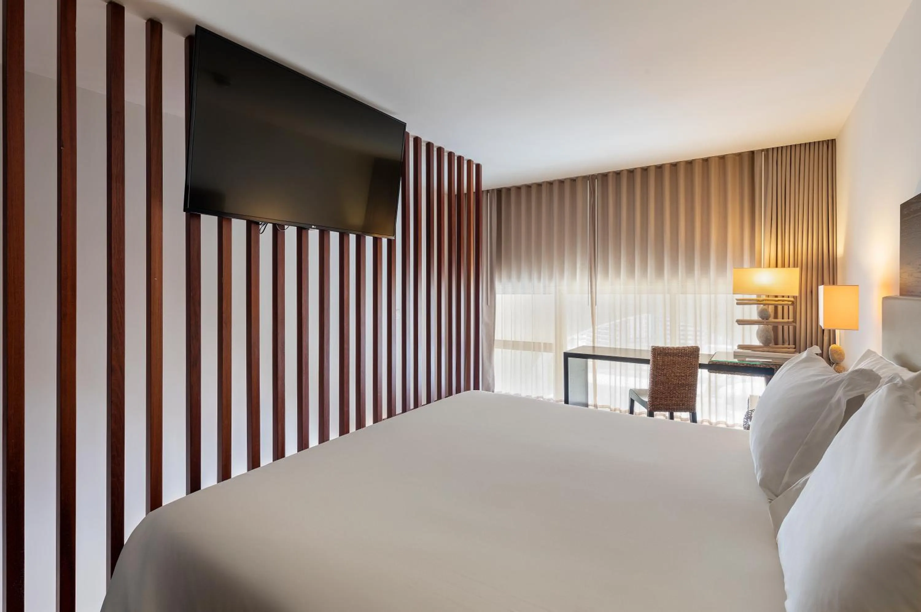 Bedroom, Bed in Crowne Plaza Vilamoura - Algarve by IHG